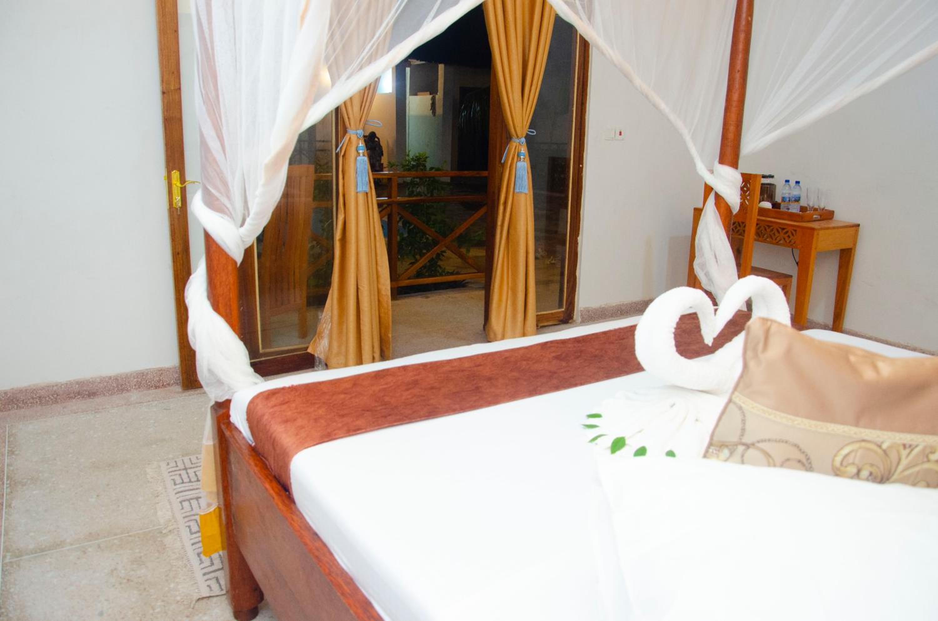Deluxe Double Room With Side Sea View