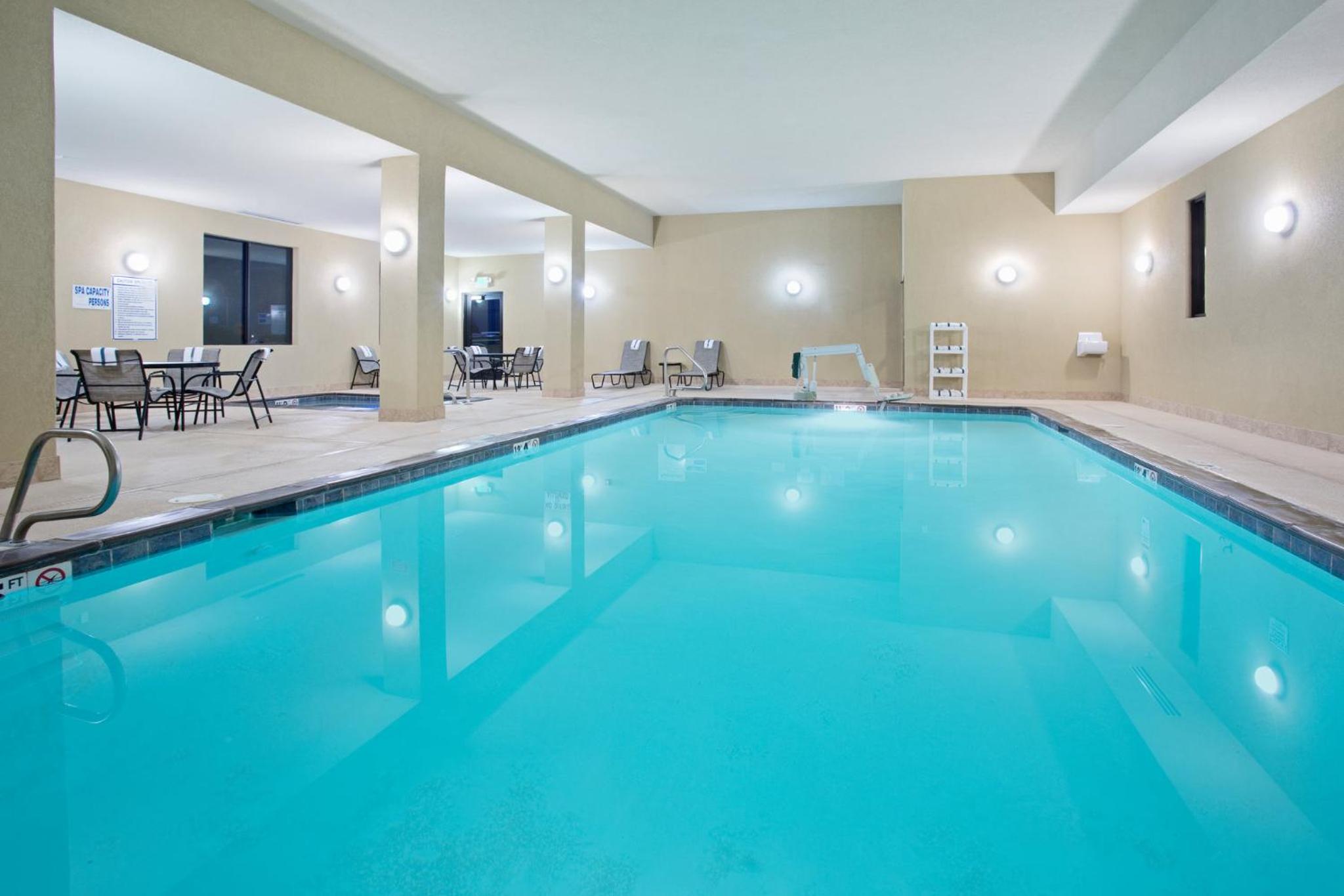 King Suite - Disability Access - Photo 5