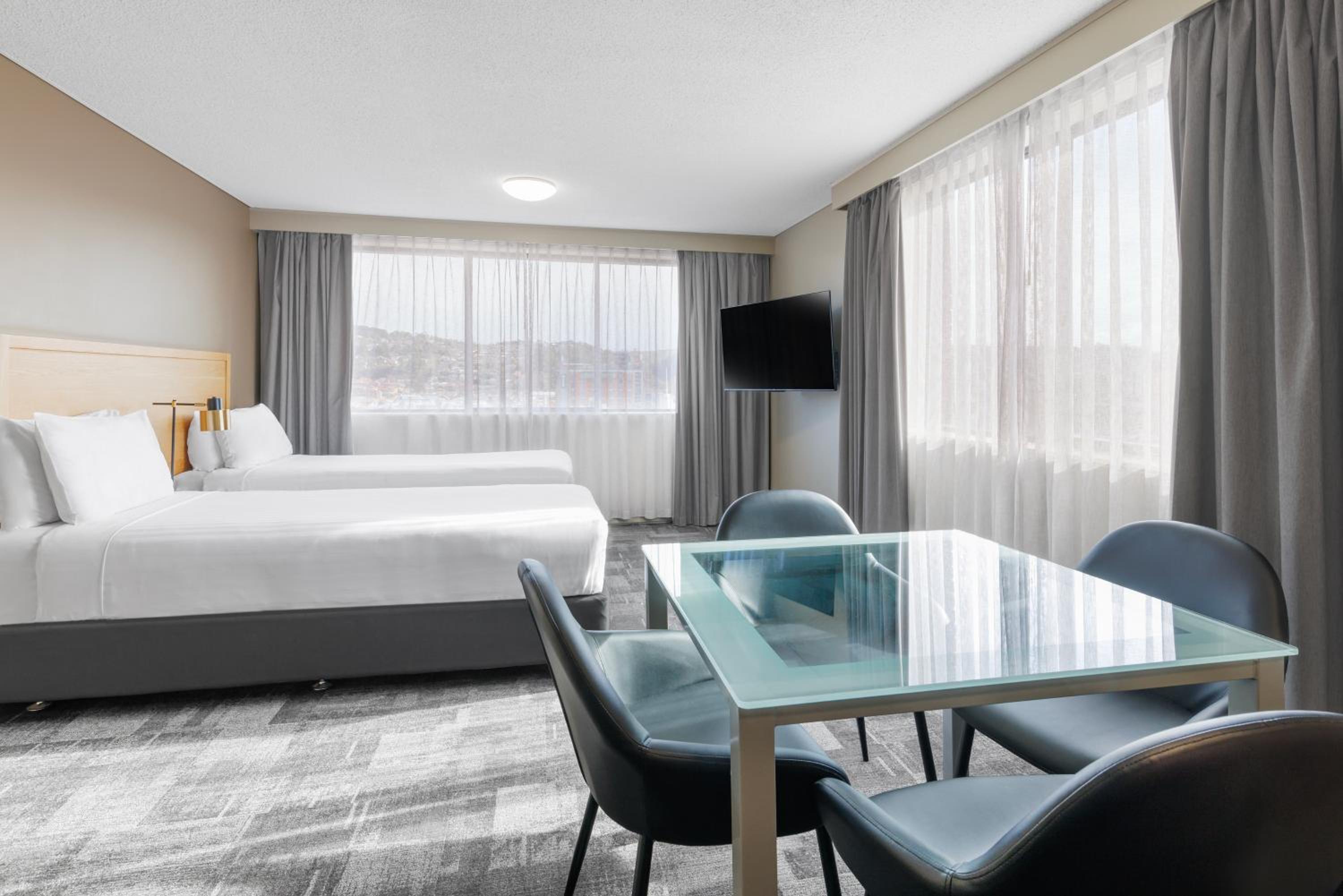 Executive Suite - Photo 3