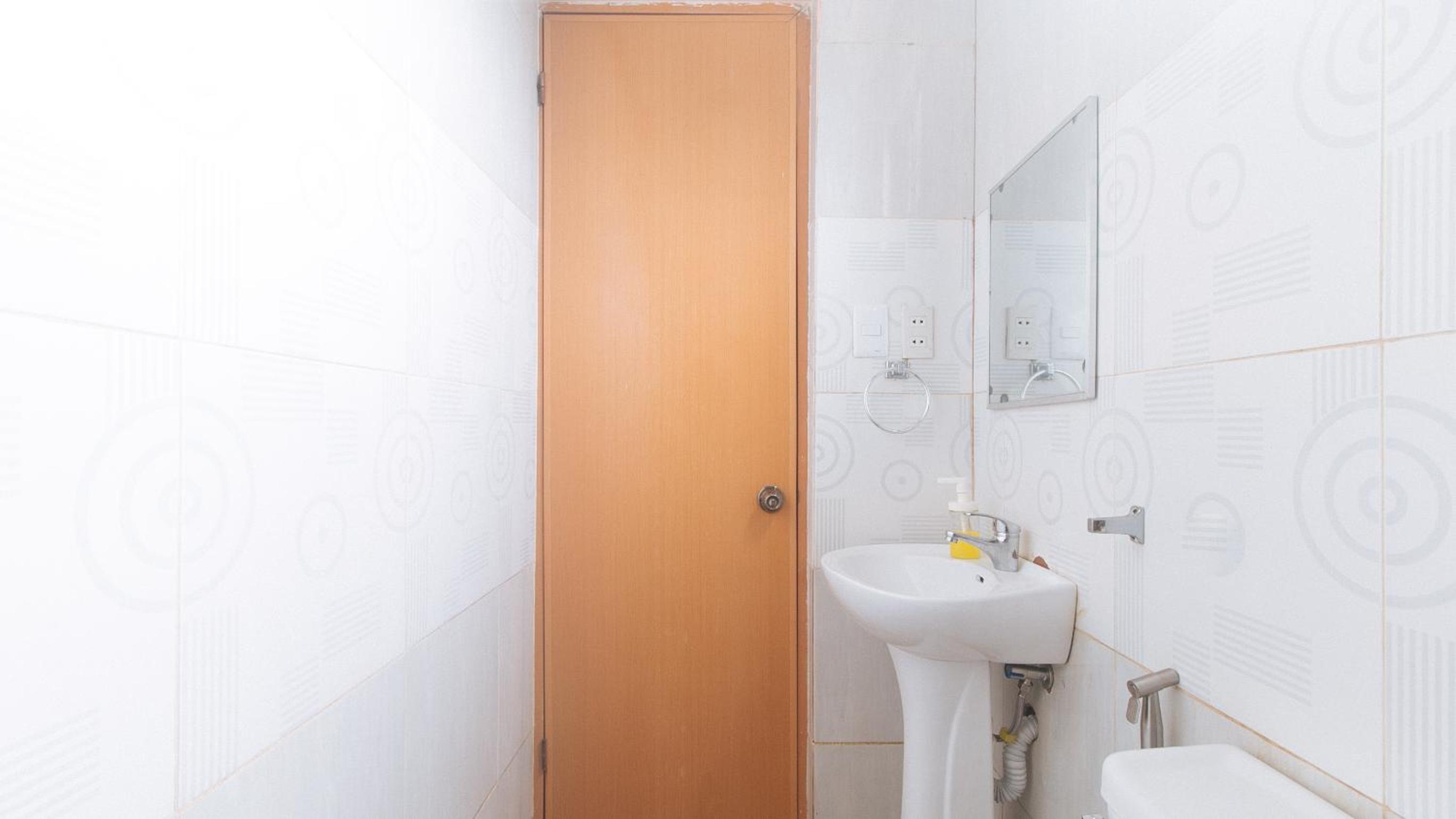 Double Room with Balcony - Photo 17