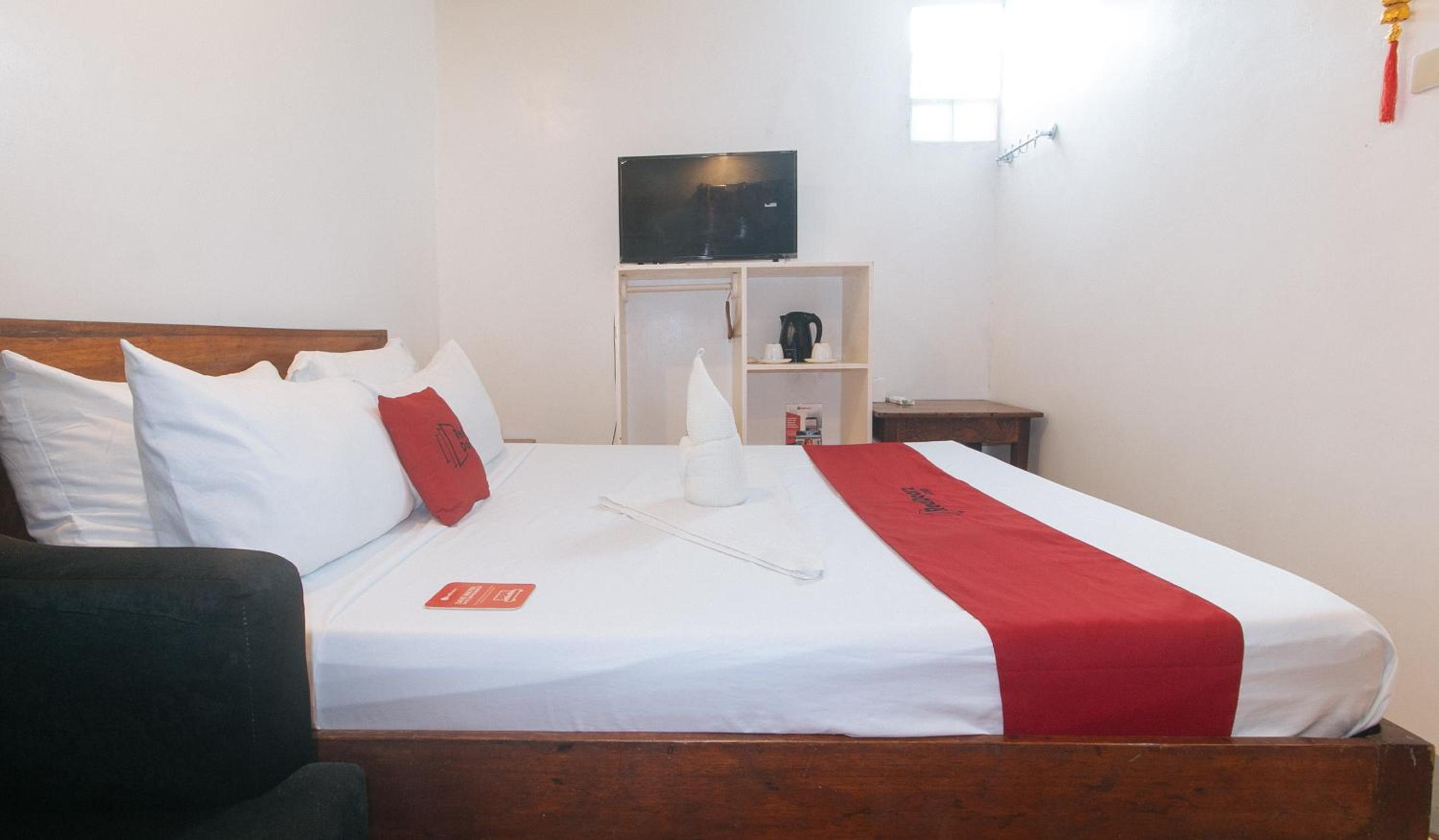 Double Room - Photo 7