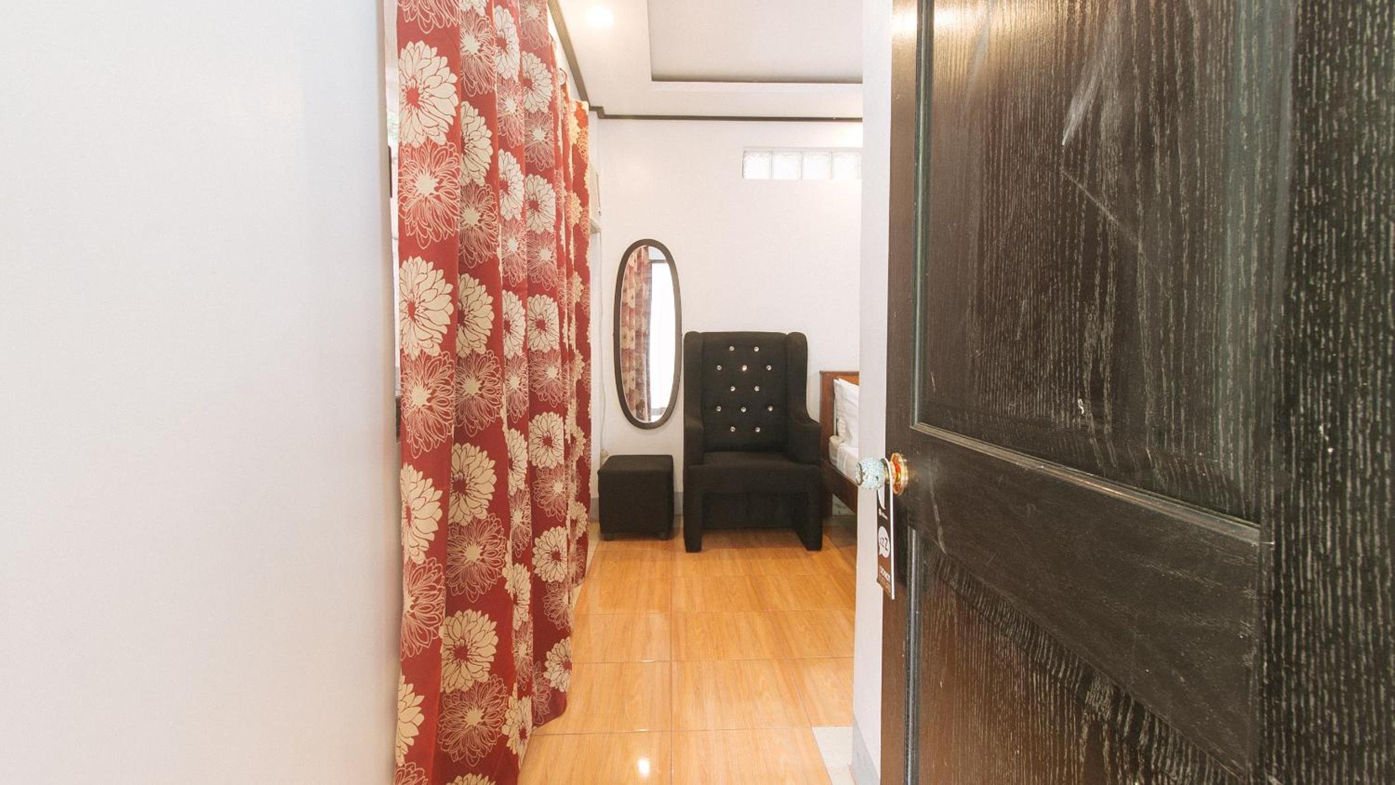Double Room - Photo 8