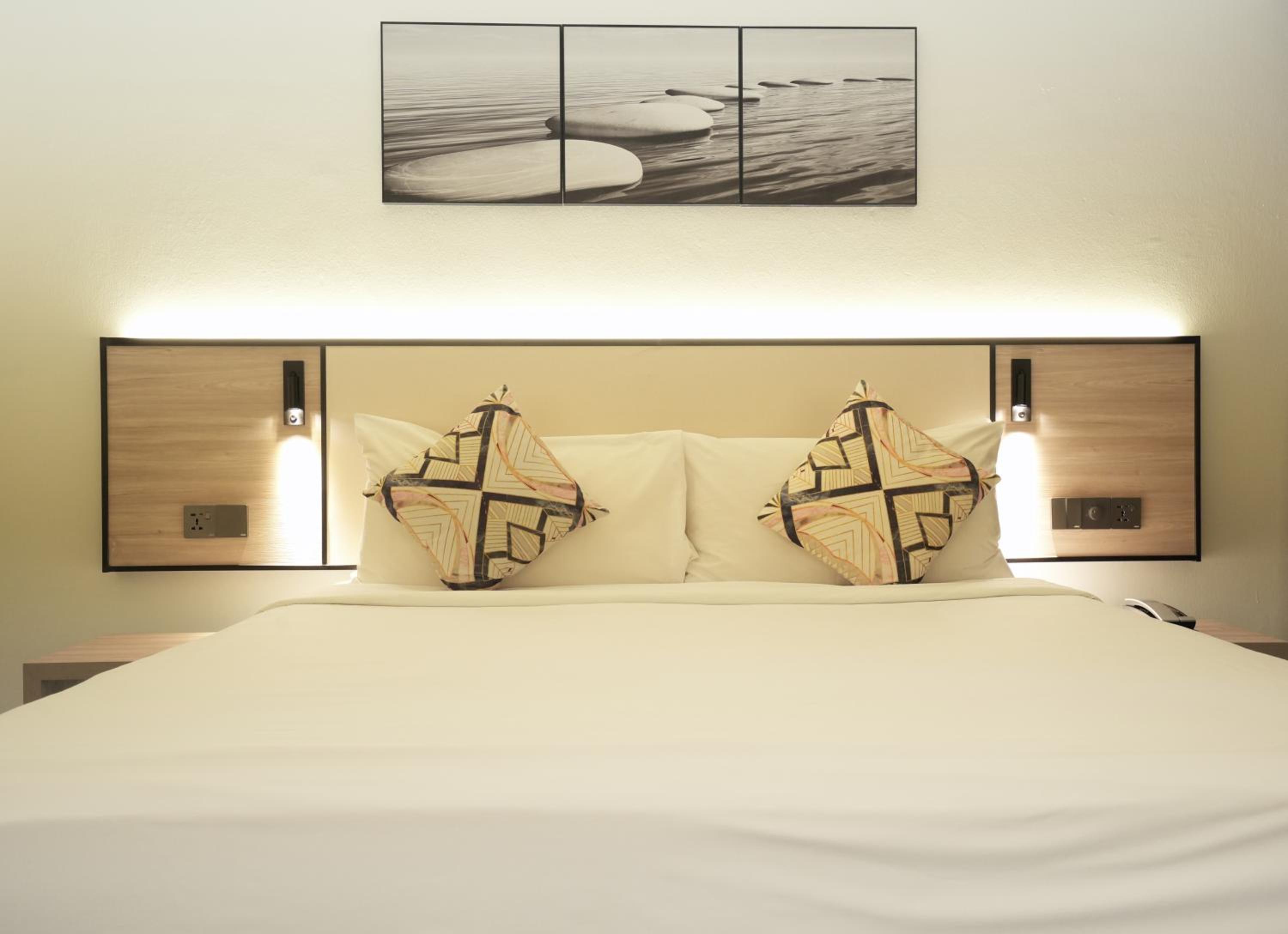 Deluxe City View King(Newly Renovated) at Thistle Johor Bahru