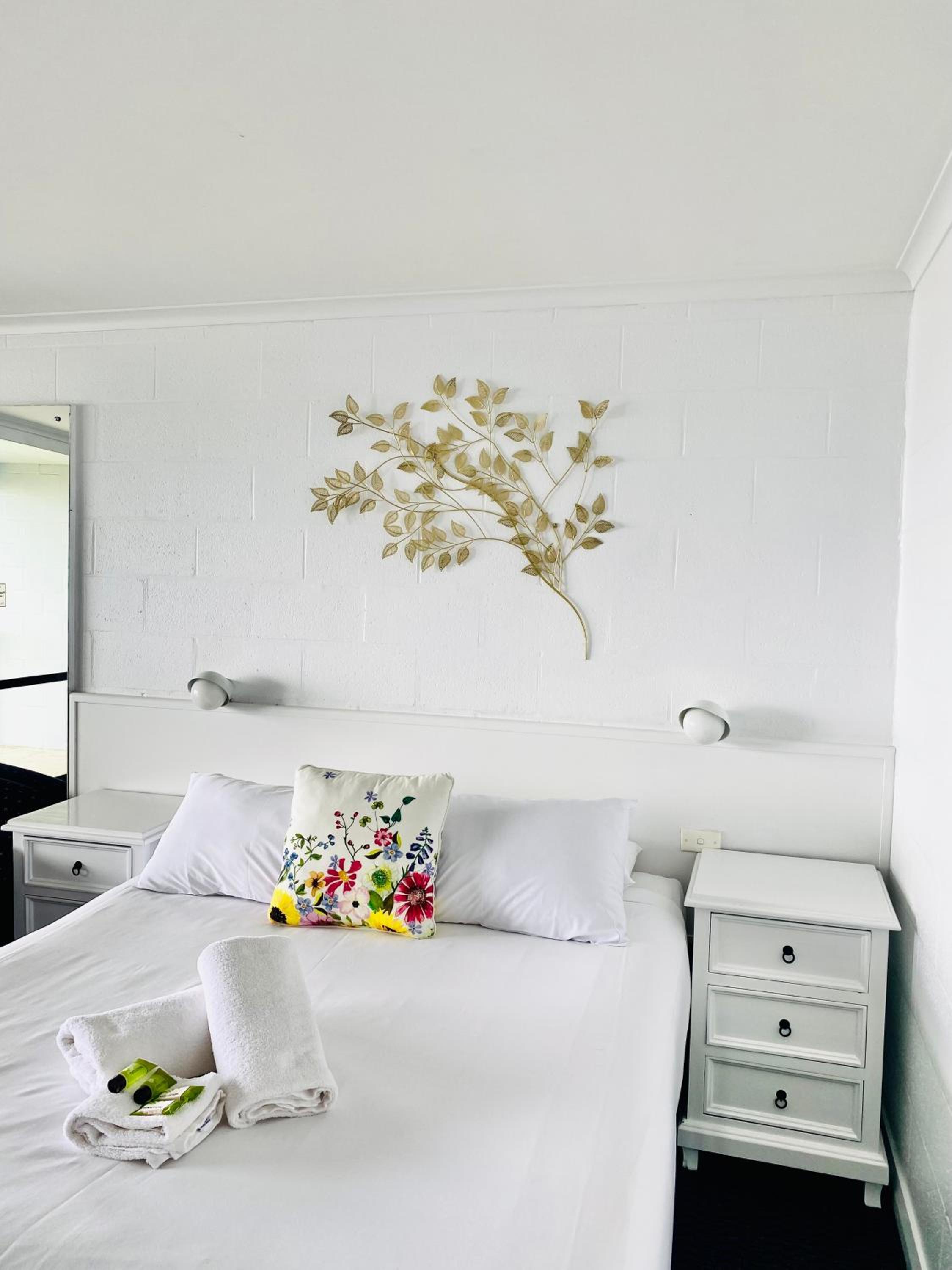 Queen Room with Bay View - First Floor photo 1
