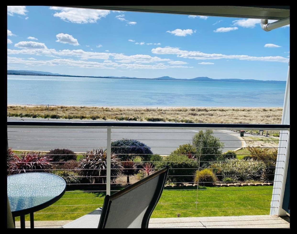 Double or Twin Room with Bay View - First Floor photo 3