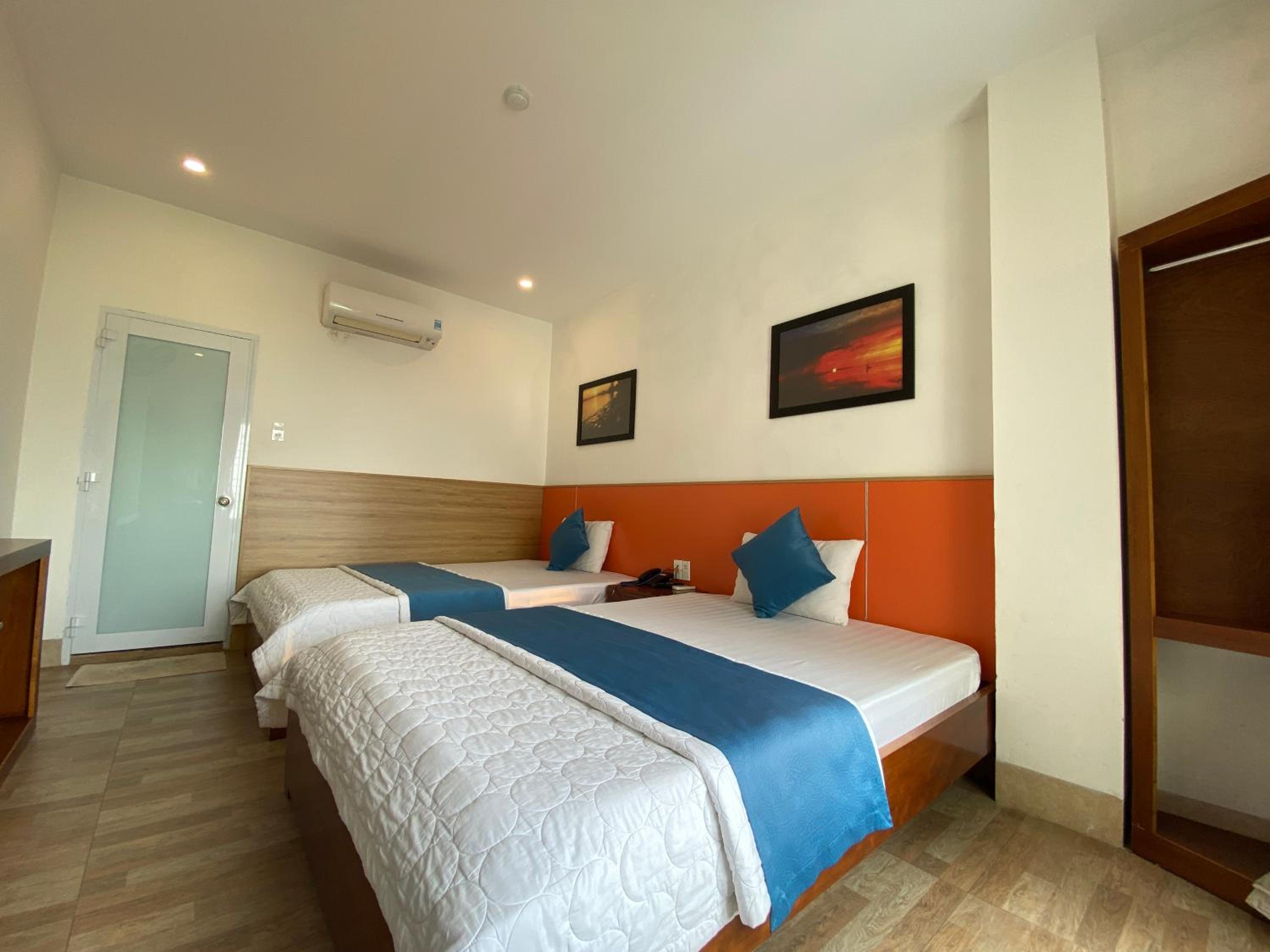 Twin Room with View