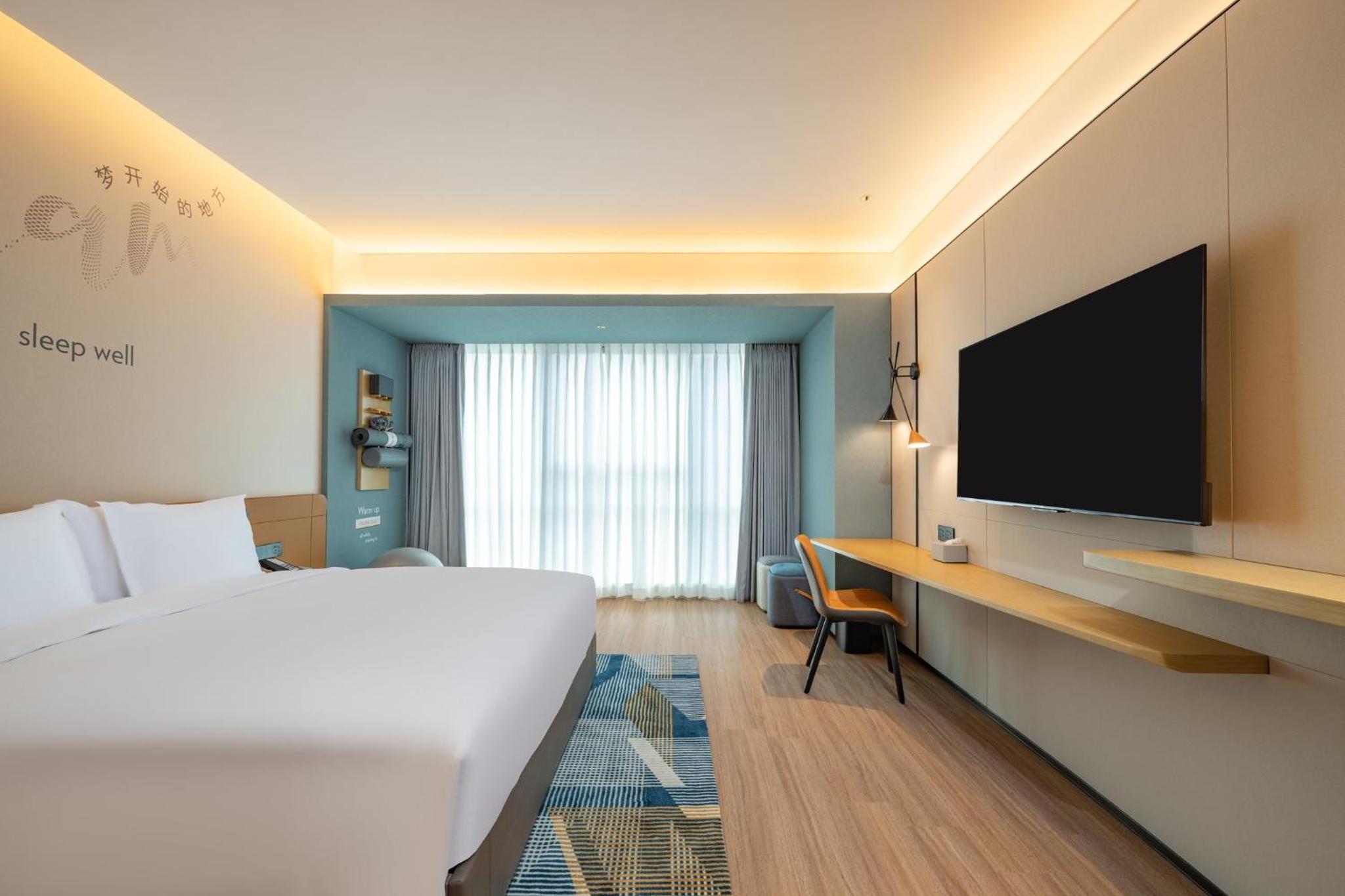 Premium King Room - Photo 2