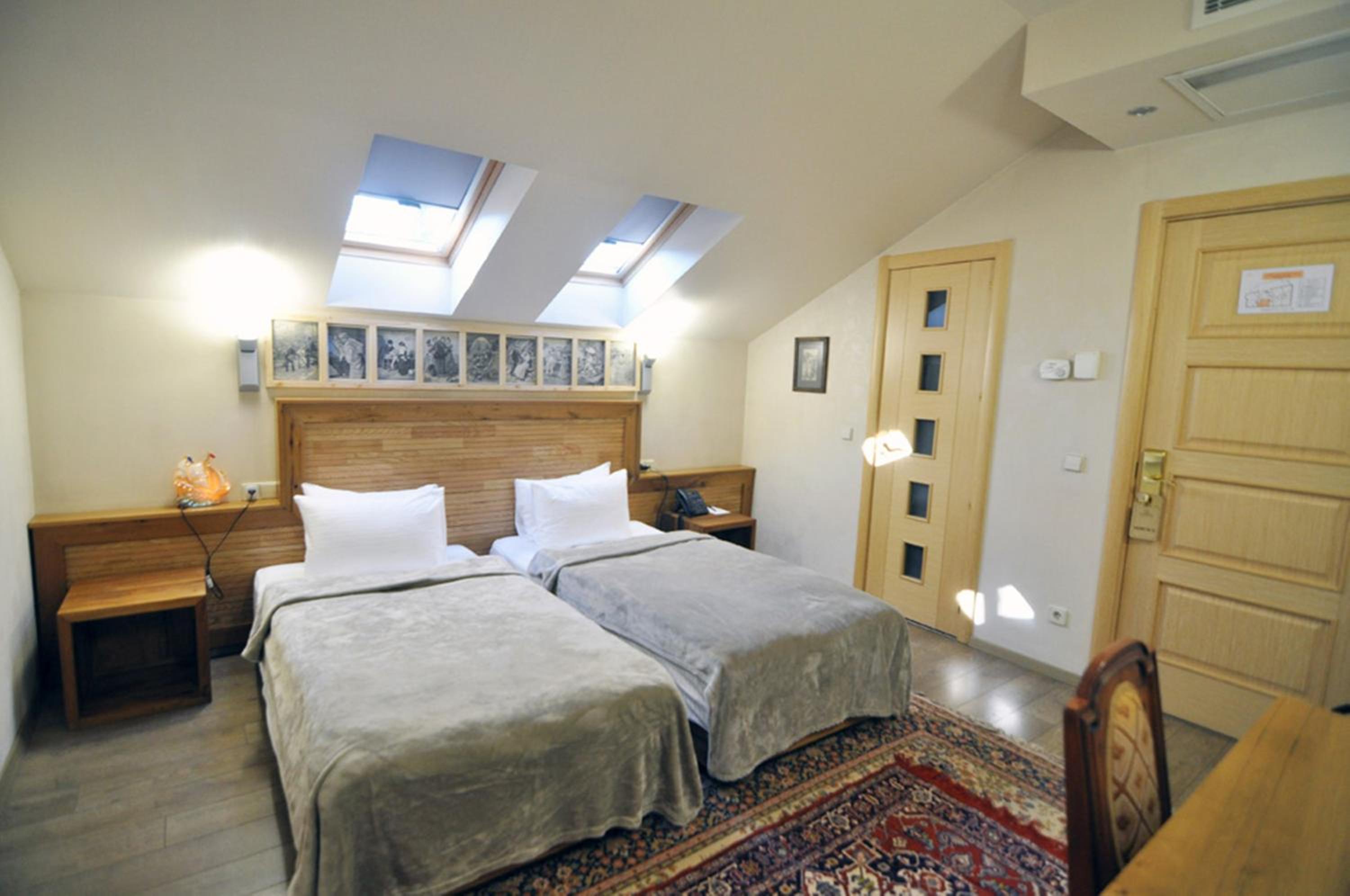 Standard Double or Twin Room photo 2