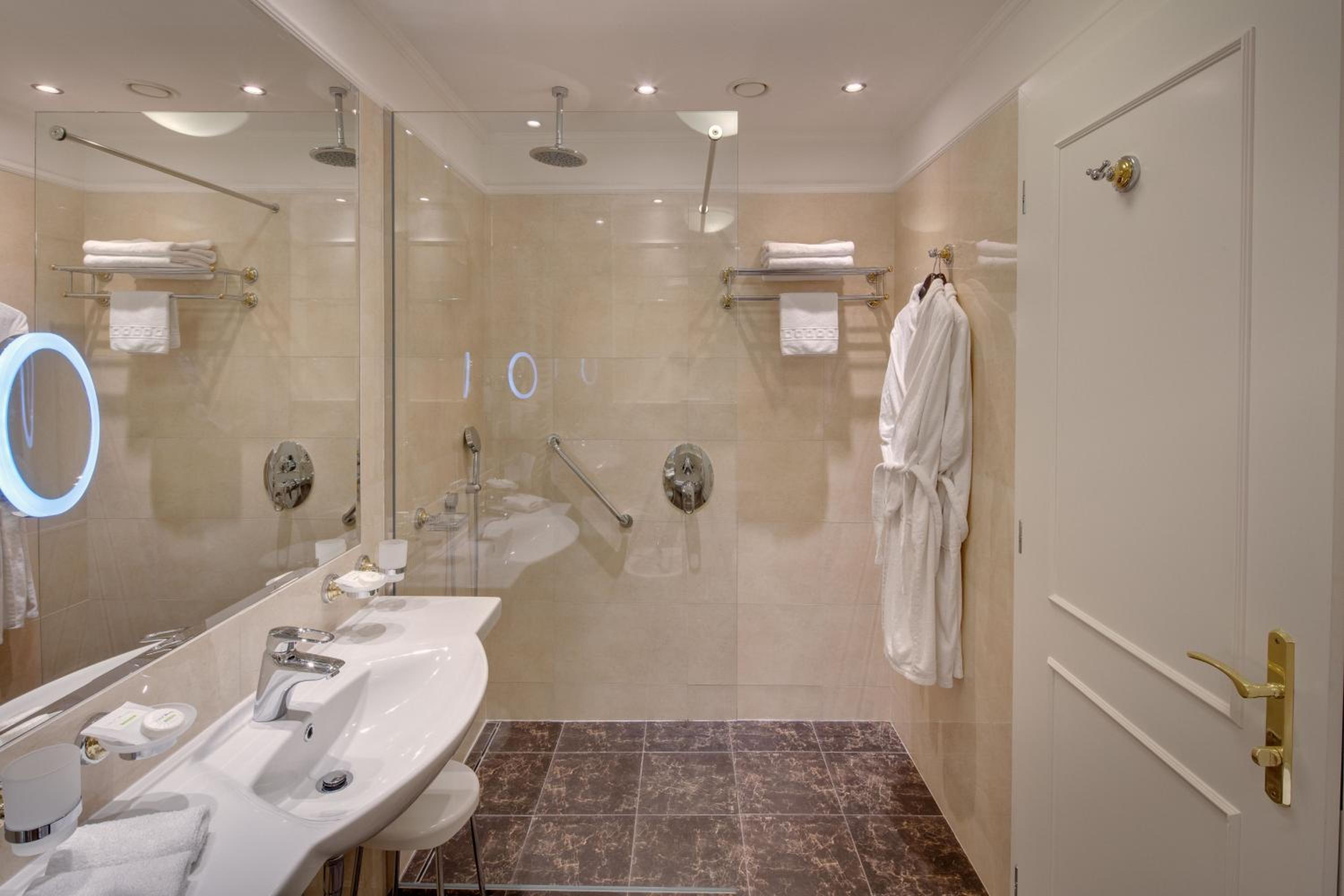 Superior Deluxe Double Room with Wellness and Fitness Access - Photo 5