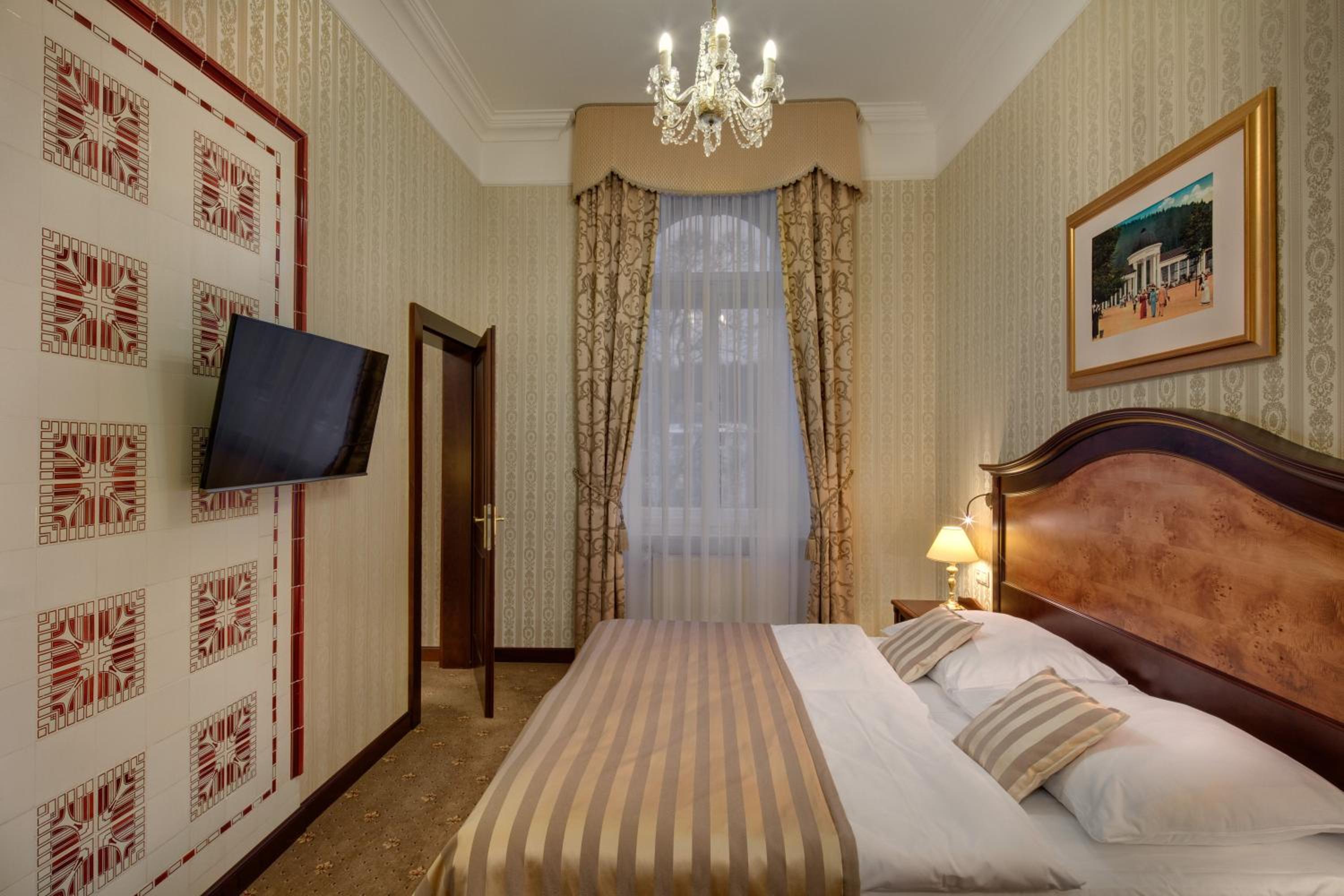 Junior Suite with Wellness and Fitness Access - Photo 6