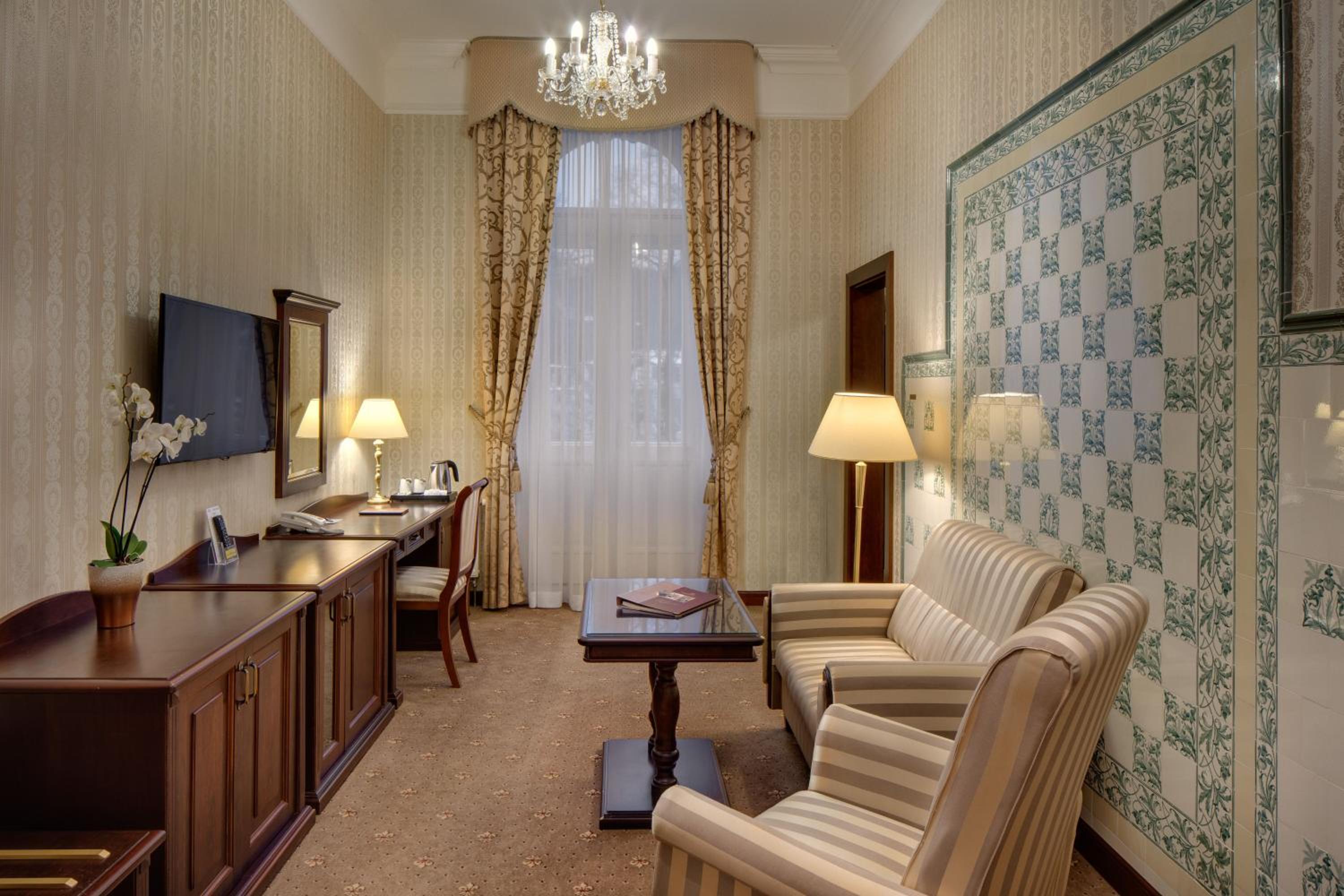 Junior Suite with Wellness and Fitness Access - Photo 5