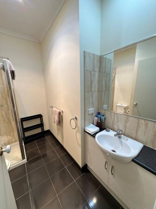 Three-Bedroom House photo 2