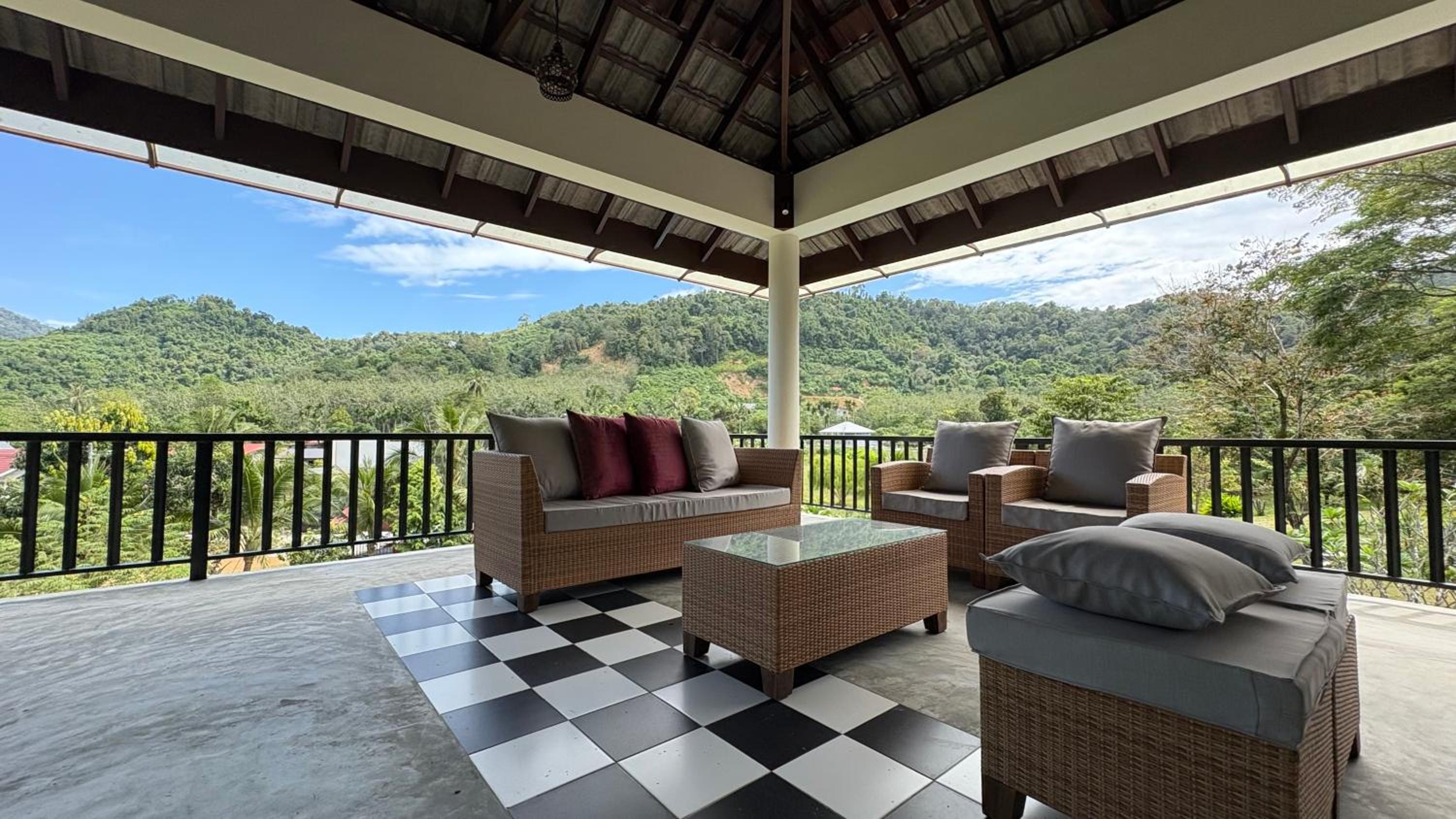 Villa photo 1