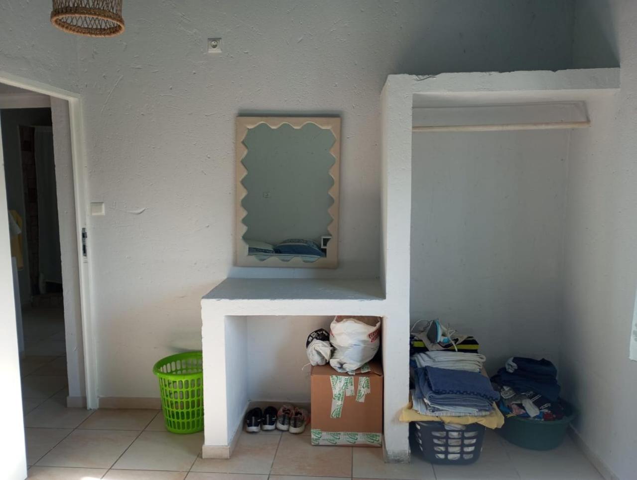 Three-Bedroom House photo 2