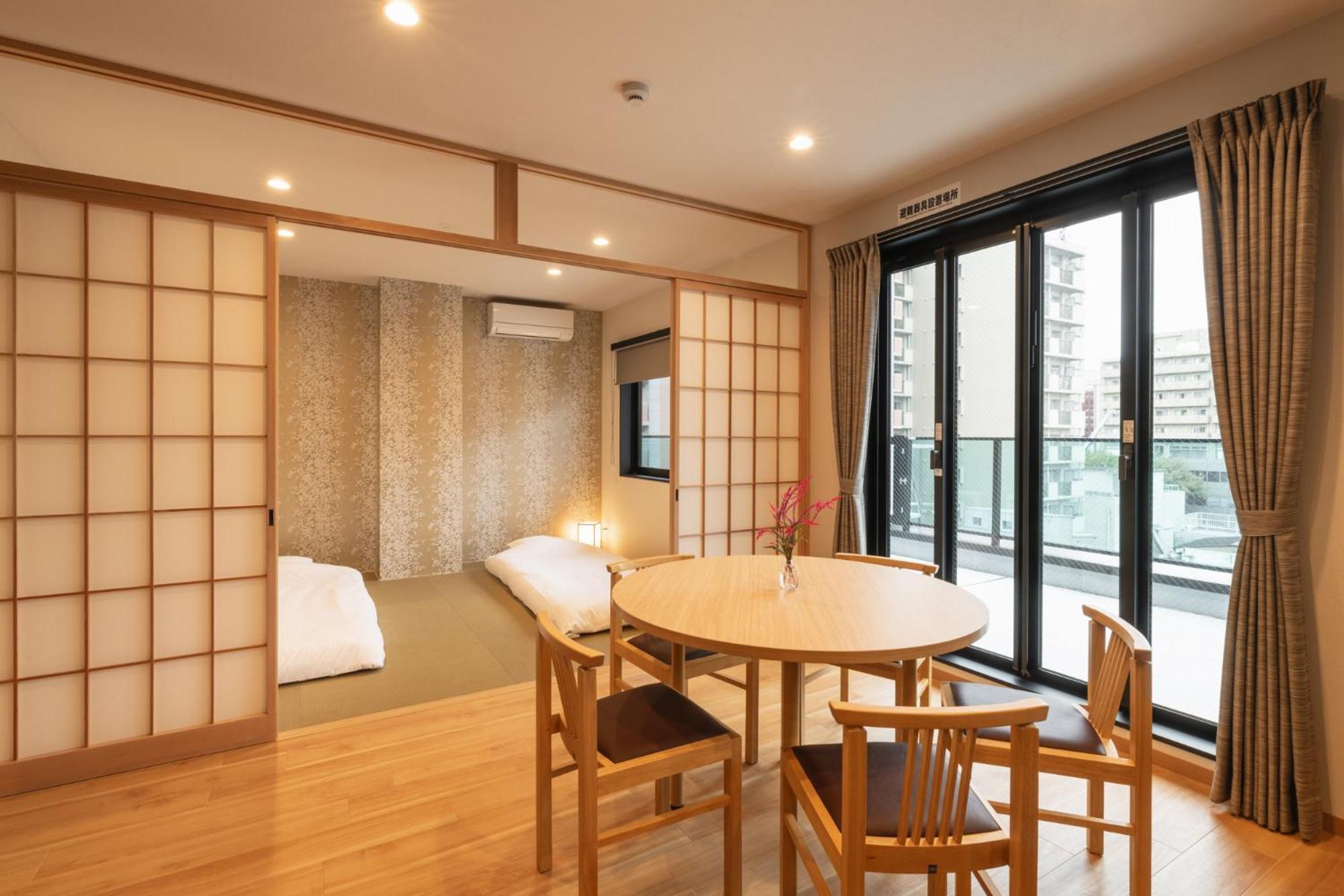 两卧室豪华公寓带阳台