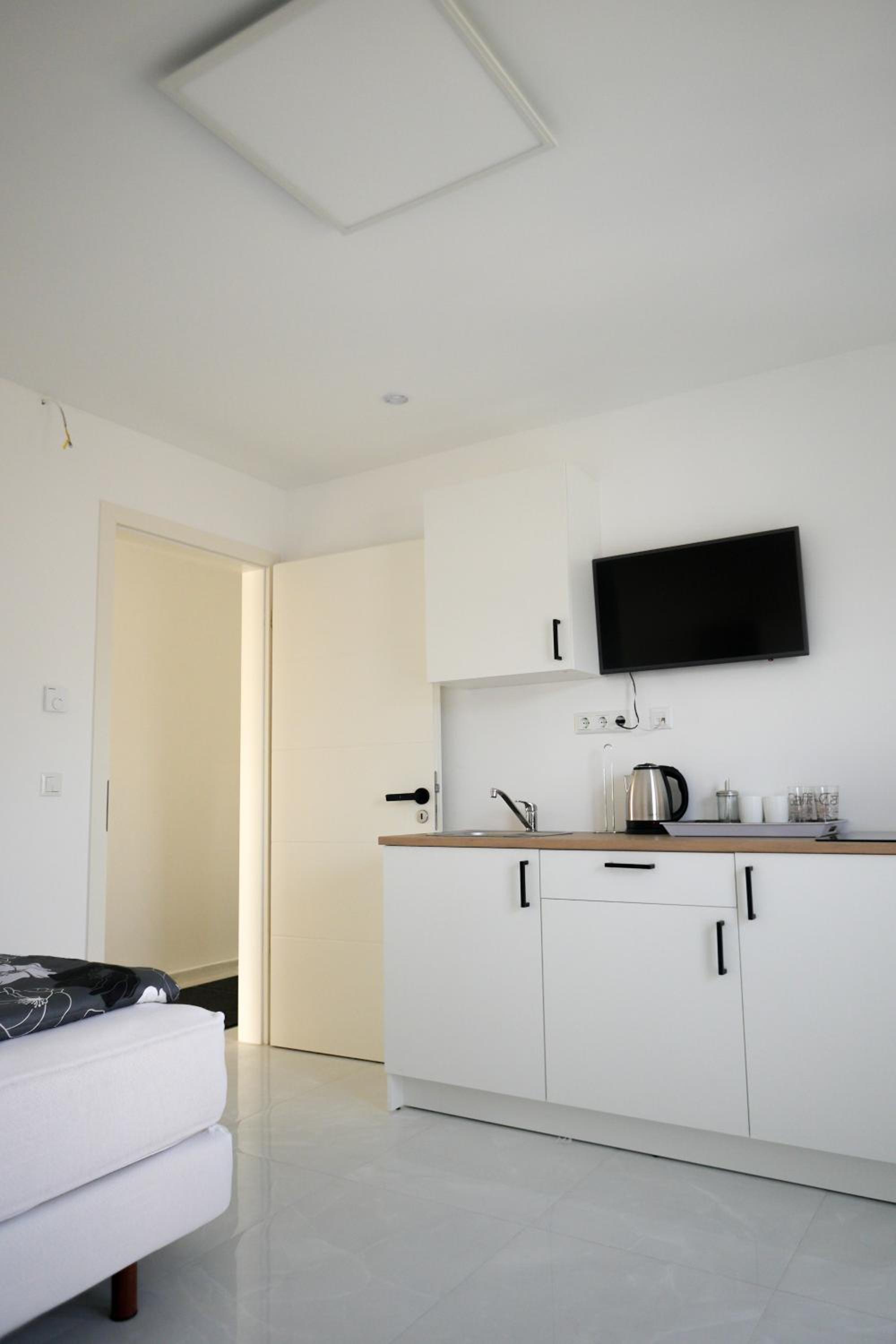 Superior Deluxe Double Or Twin Room  photo 3