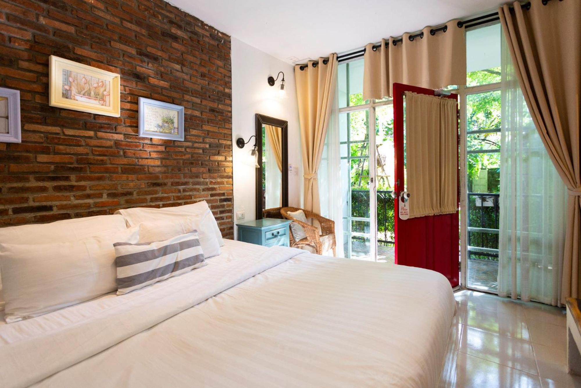 Deluxe Double Room with Balcony