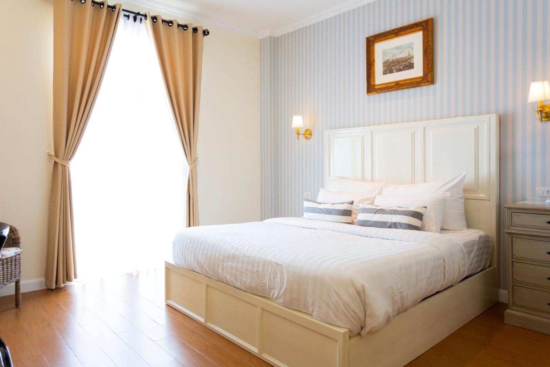 King Room with Balcony