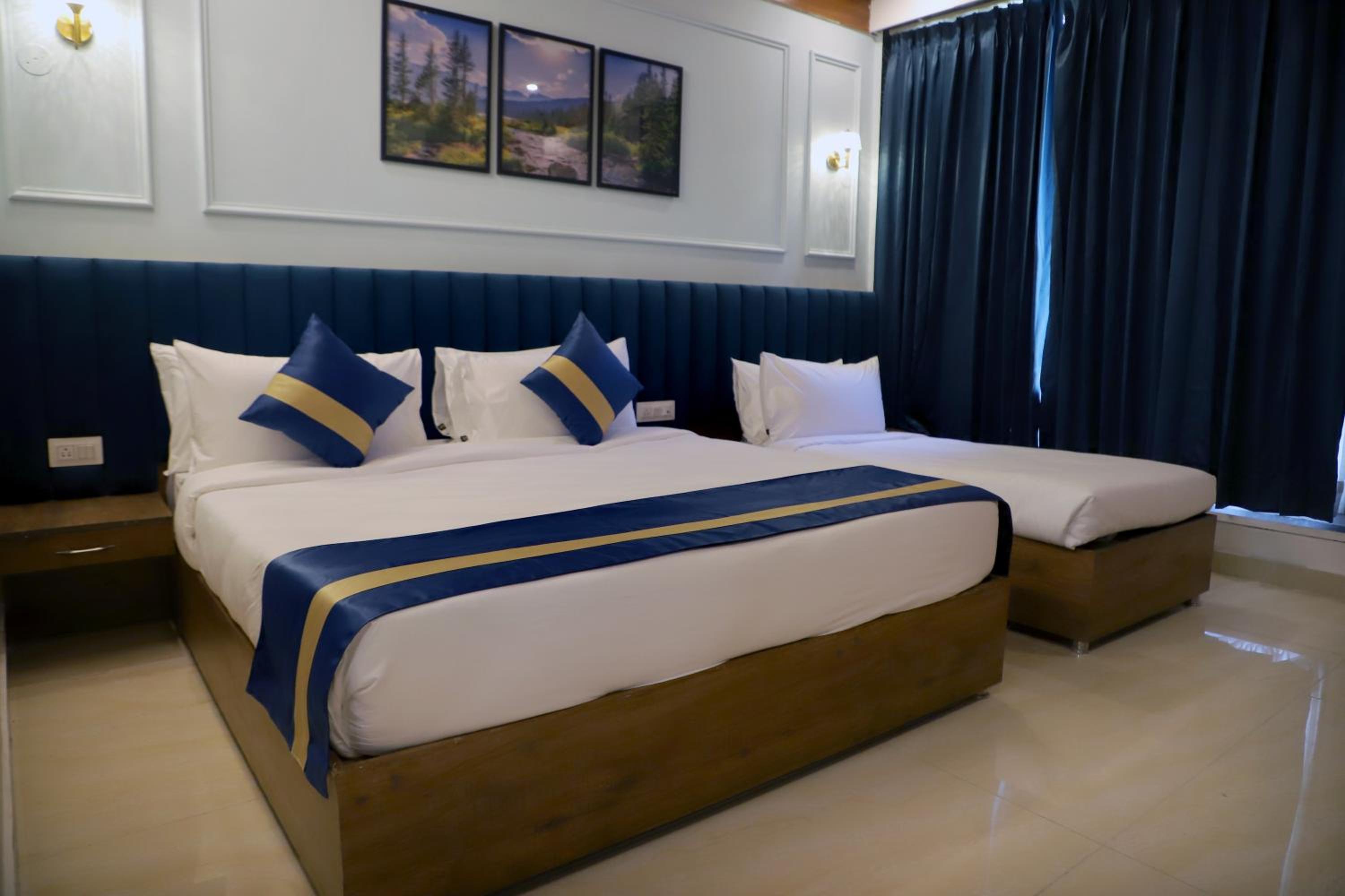 Deluxe Family Room