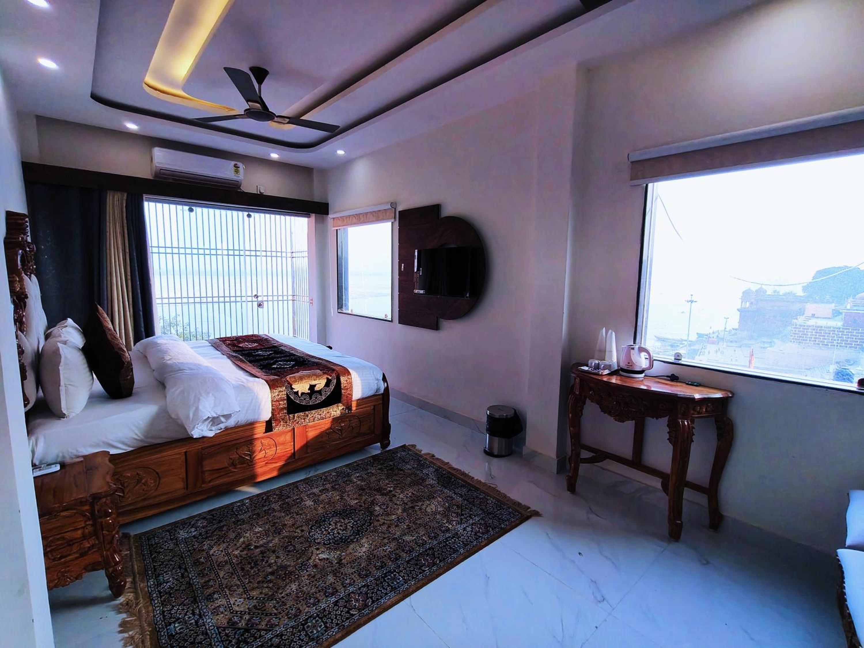 King Suite - Photo 2