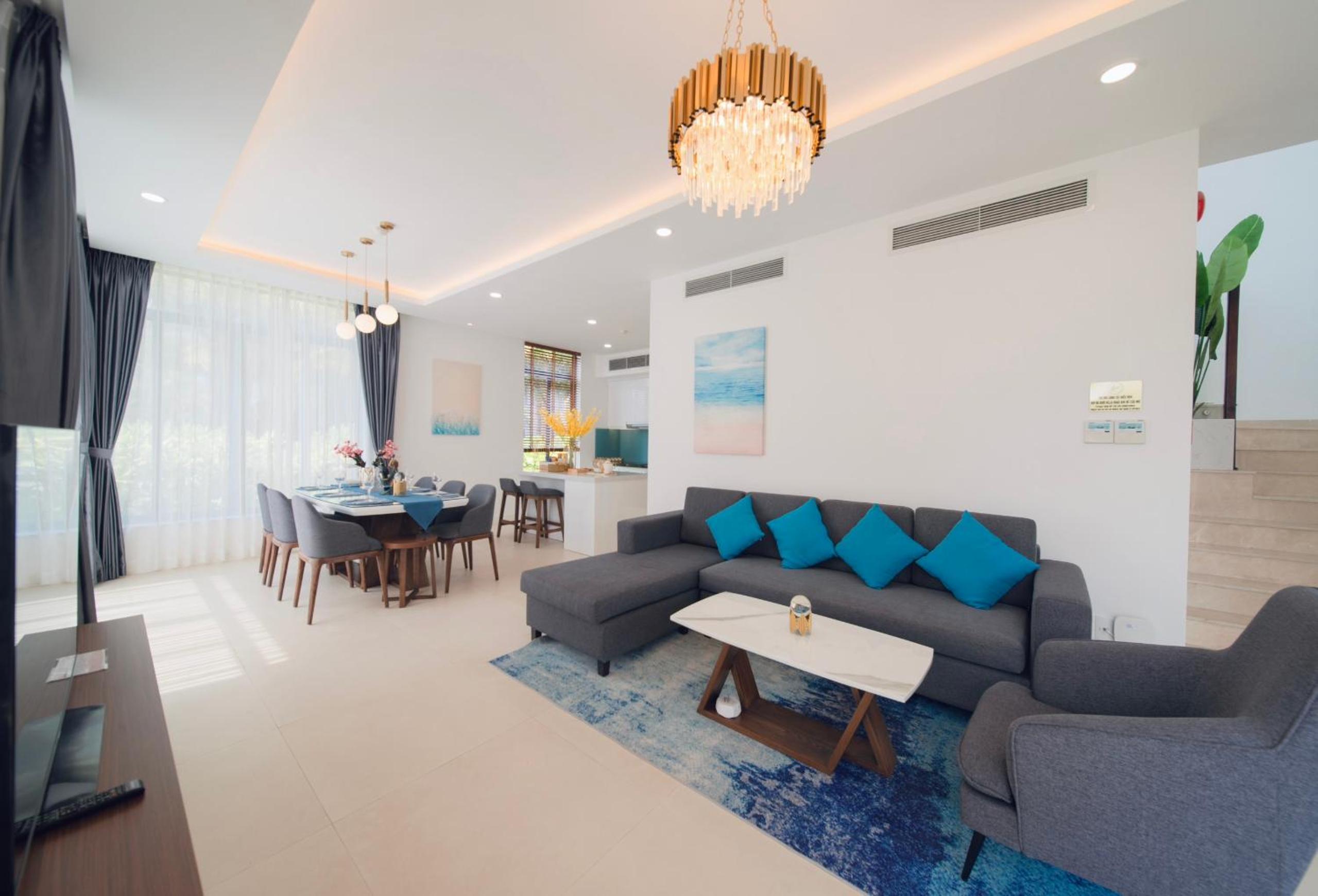 Three-Bedroom Villa with Private Pool - Photo 4