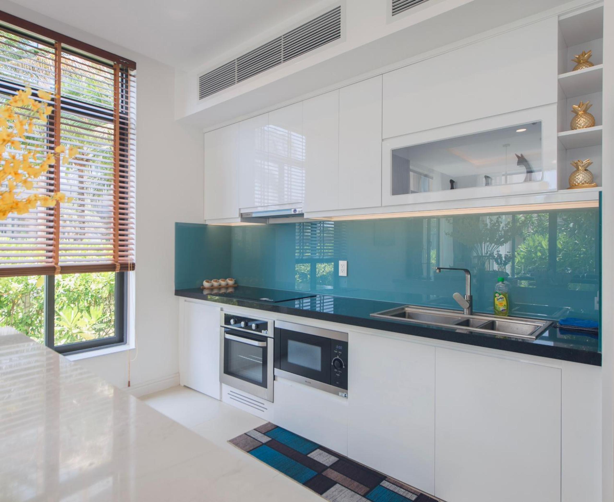 Three-Bedroom Villa with Private Pool - Photo 2