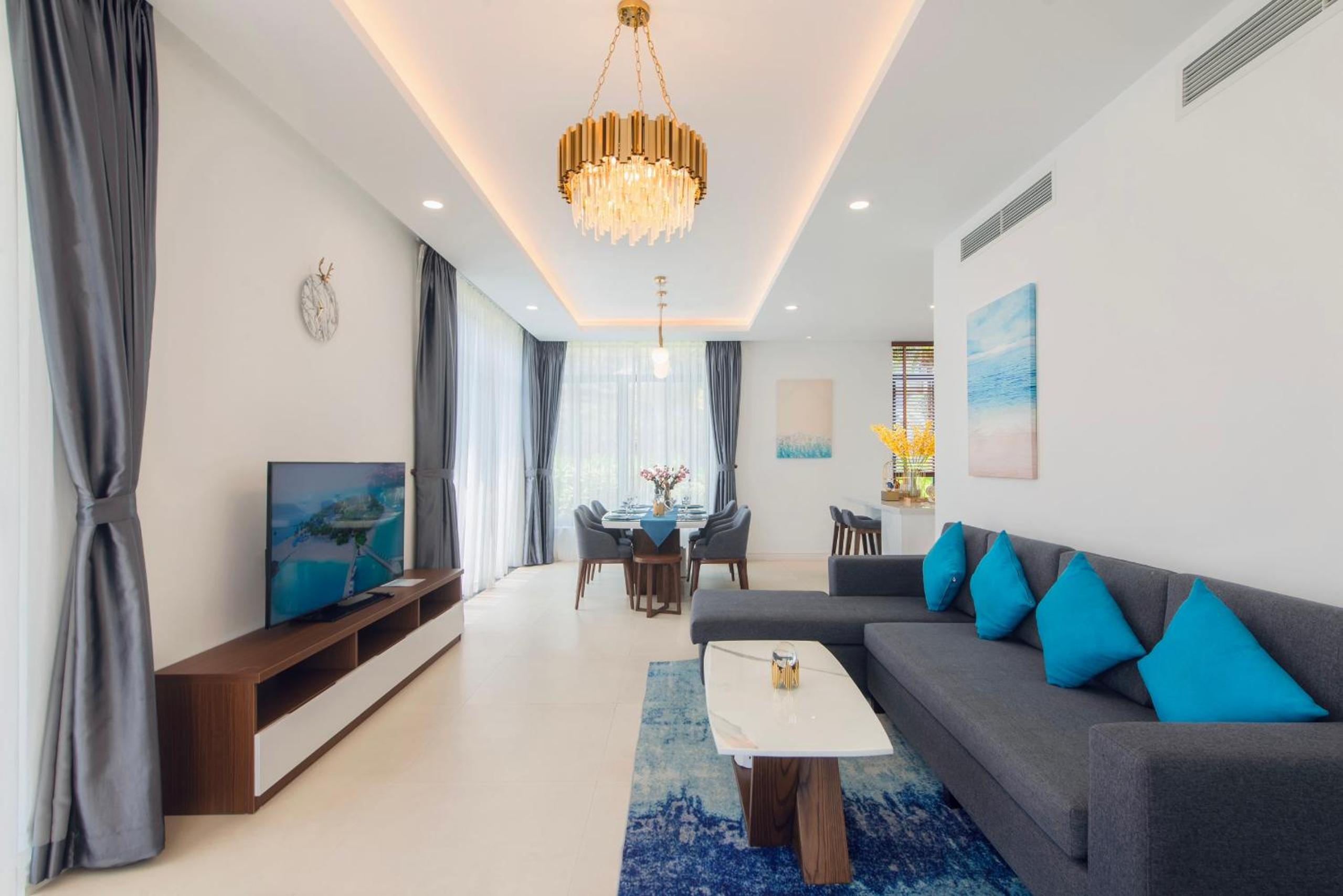 Three-Bedroom Villa with Private Pool - Photo 3