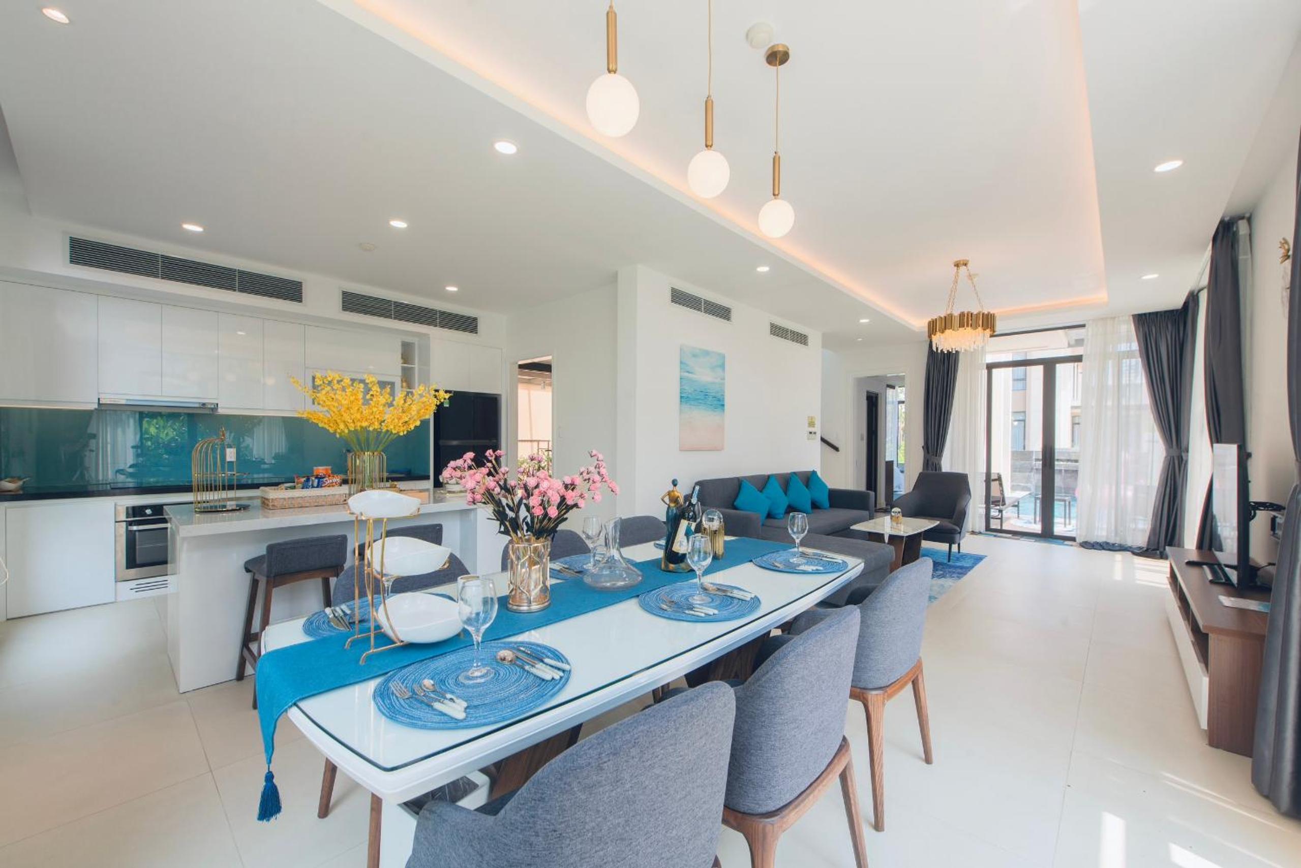 Three-Bedroom Villa with Private Pool - Photo 8