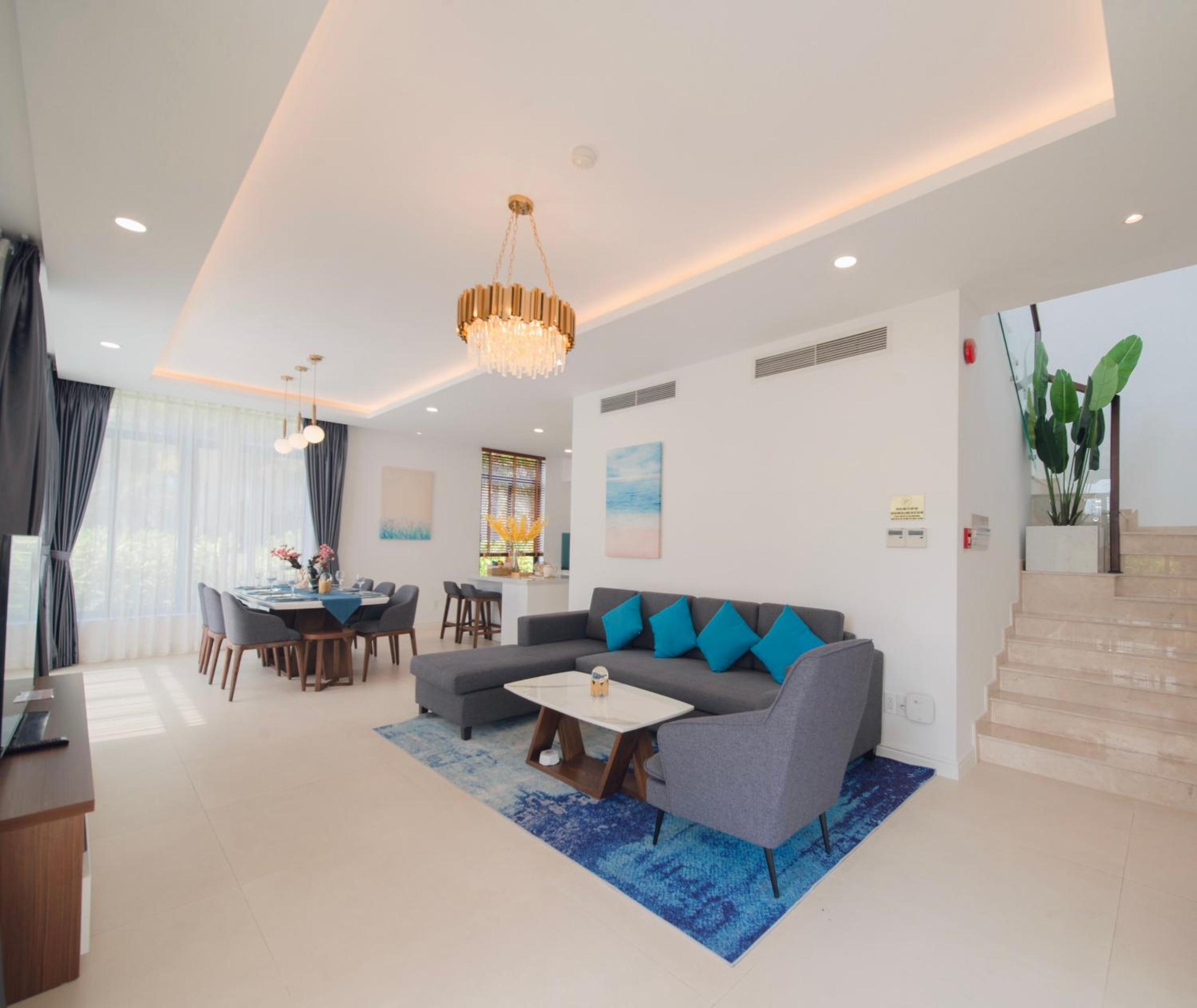 Three-Bedroom Villa with Private Pool - Photo 18