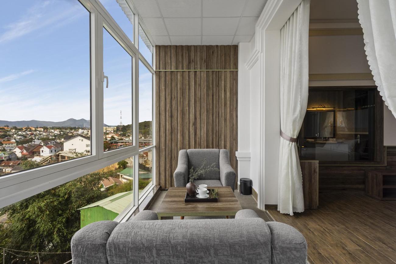 Deluxe Double Room with City View - Photo 26