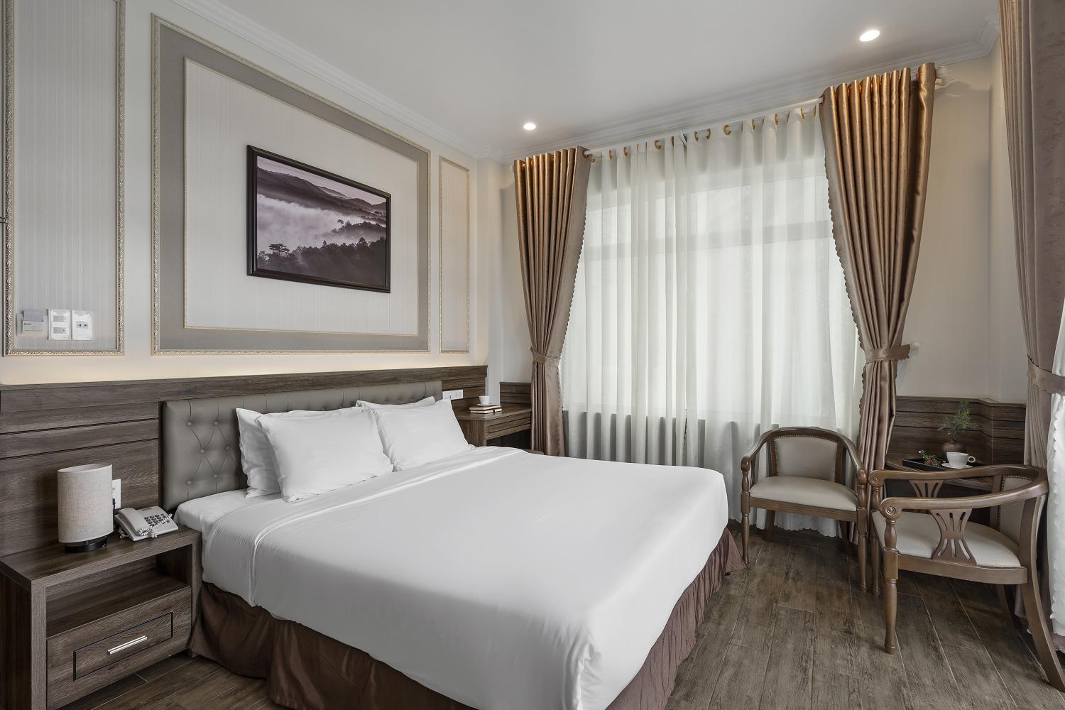Deluxe Double Room with City View - Photo 24