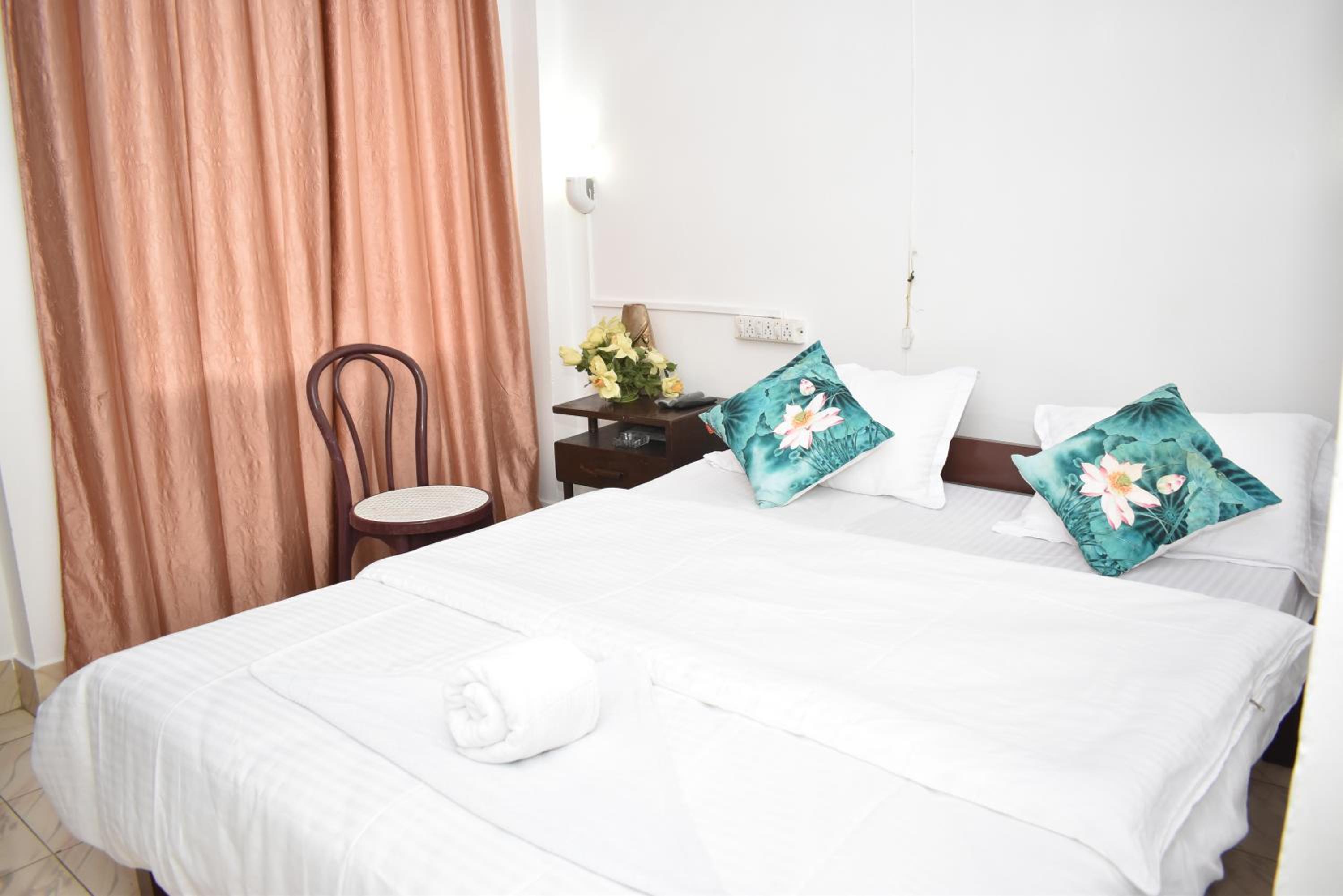 Budget Double Room photo 2