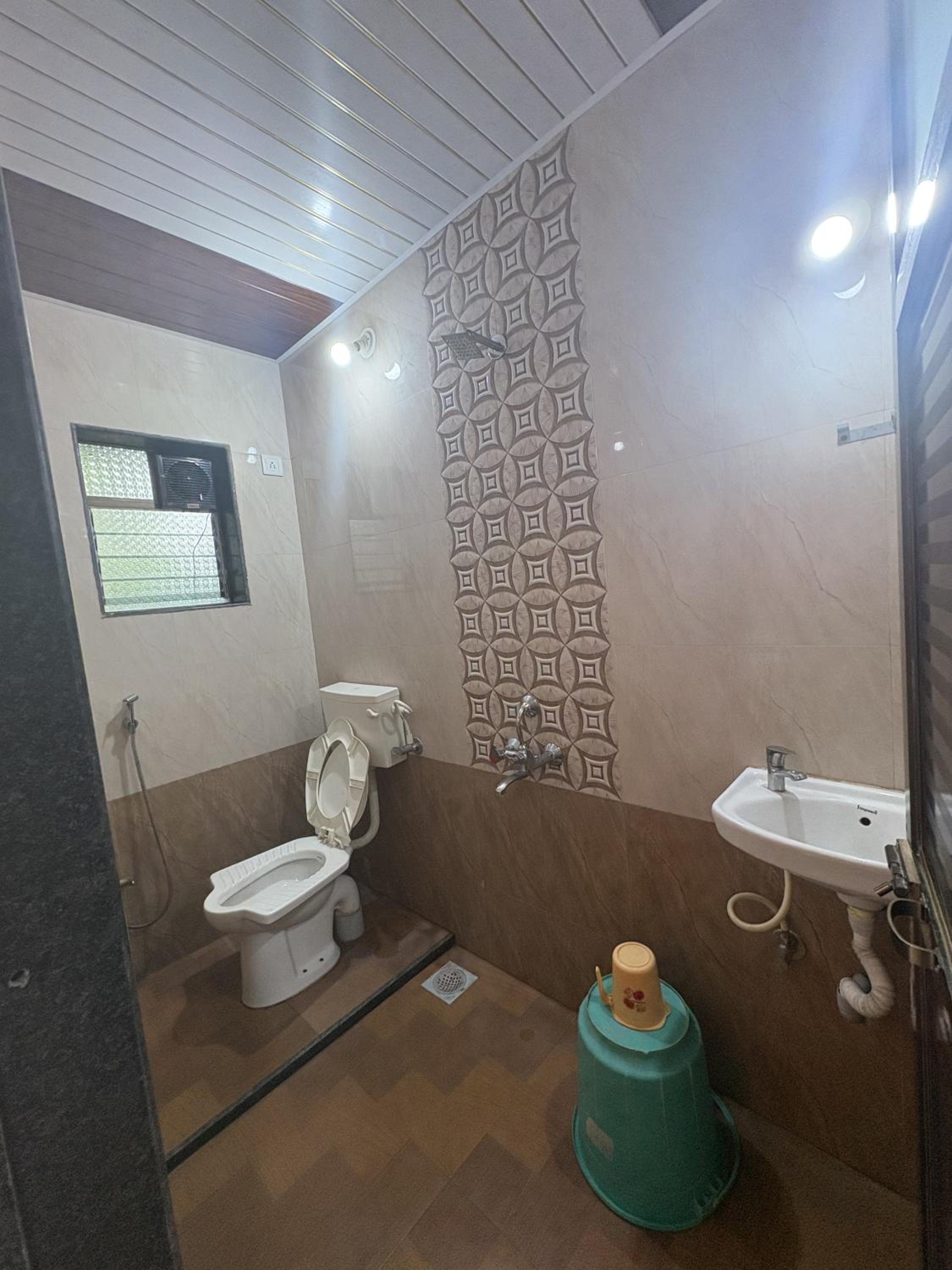 Budget Double Room photo 2