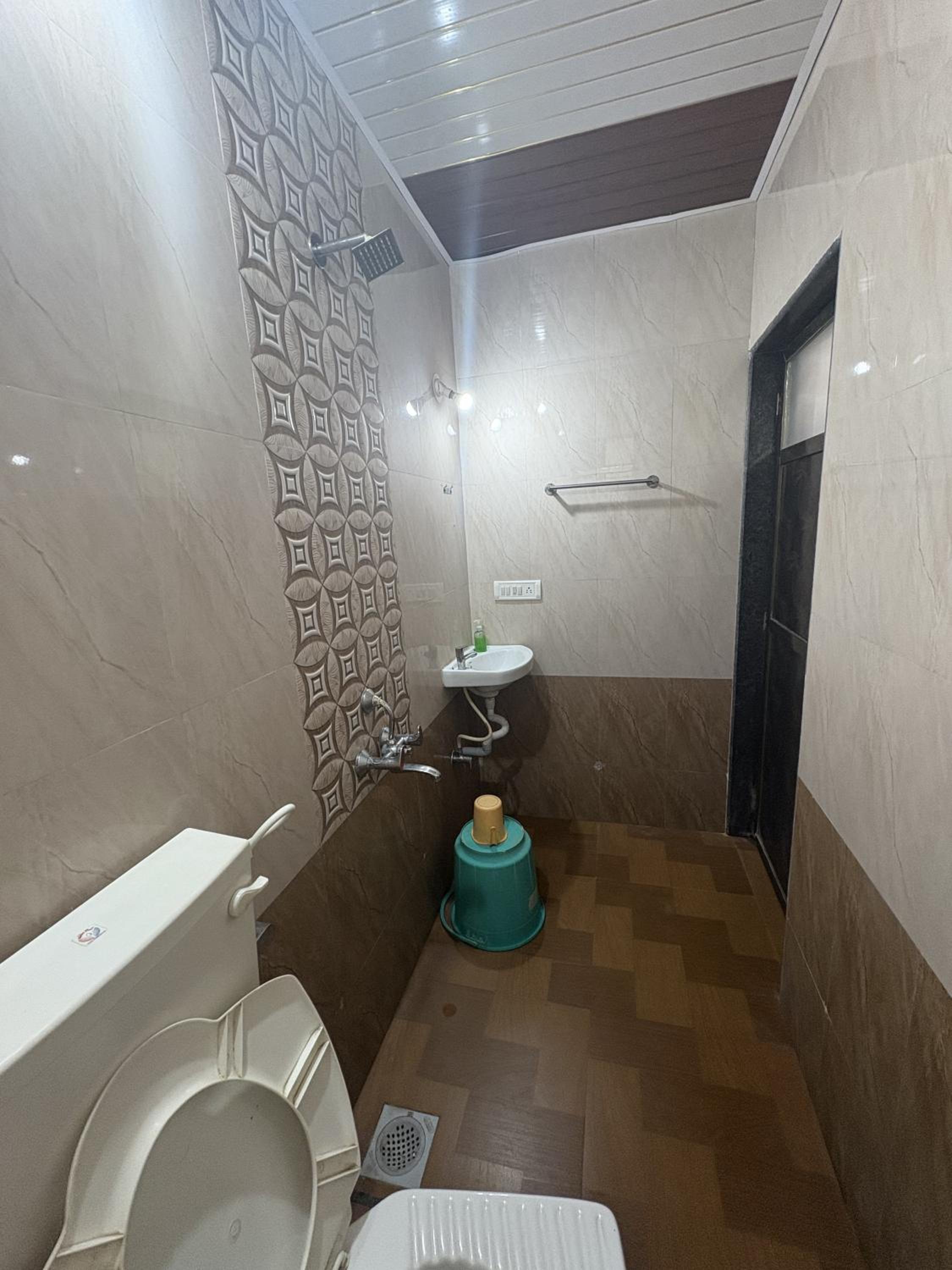 Budget Double Room photo 3