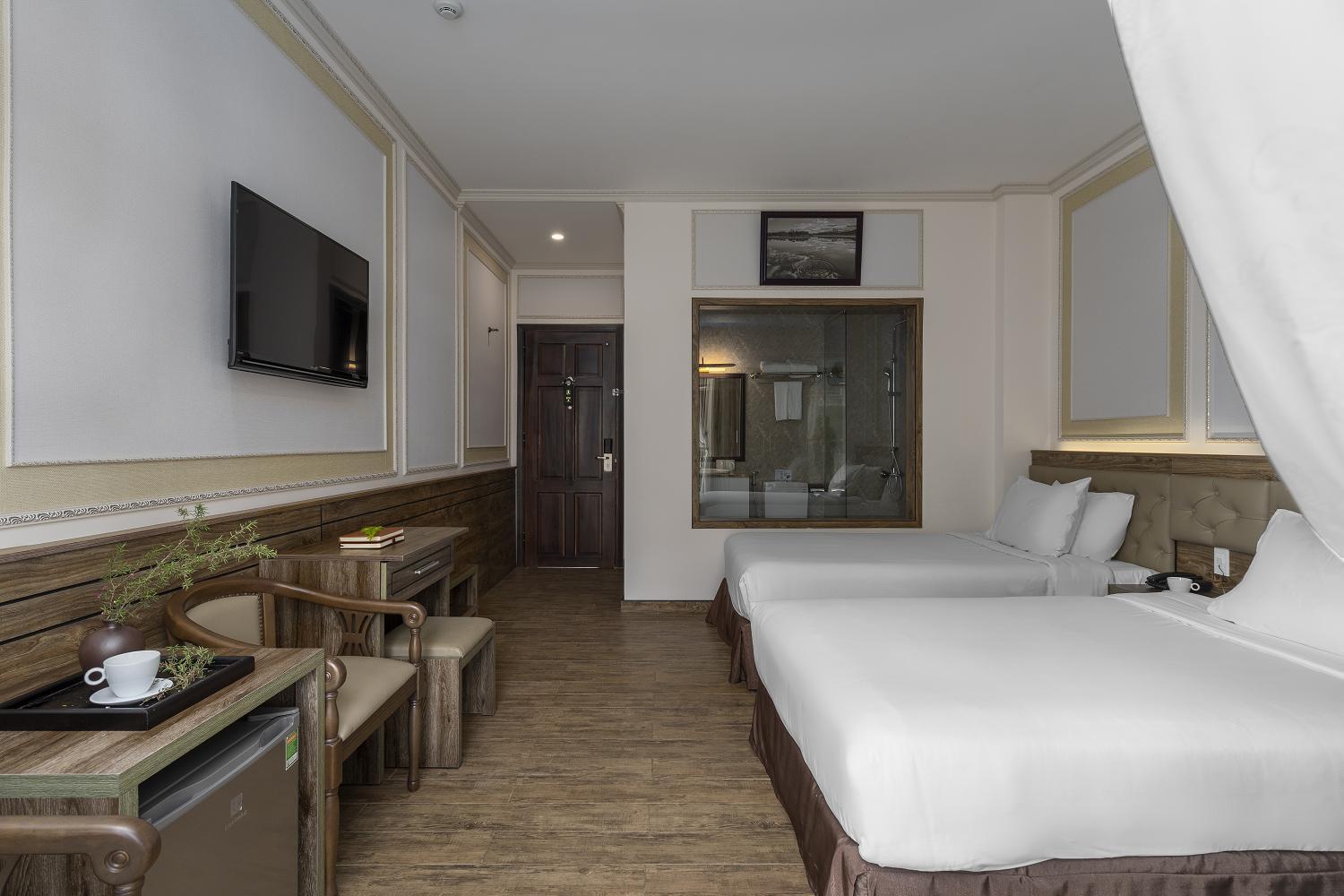 Deluxe Twin Room with Street View - Photo 2