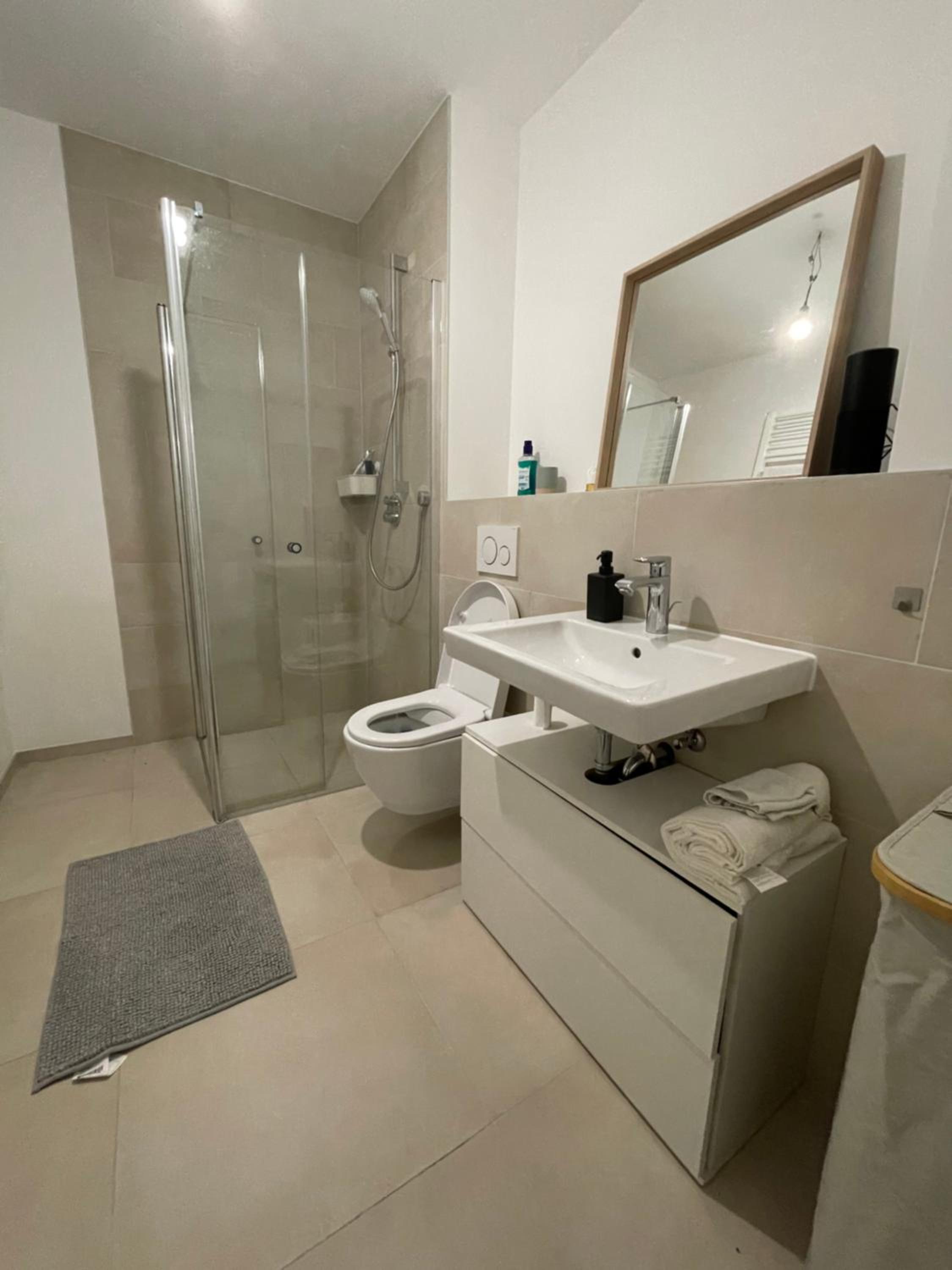 One-Bedroom Apartment photo 2
