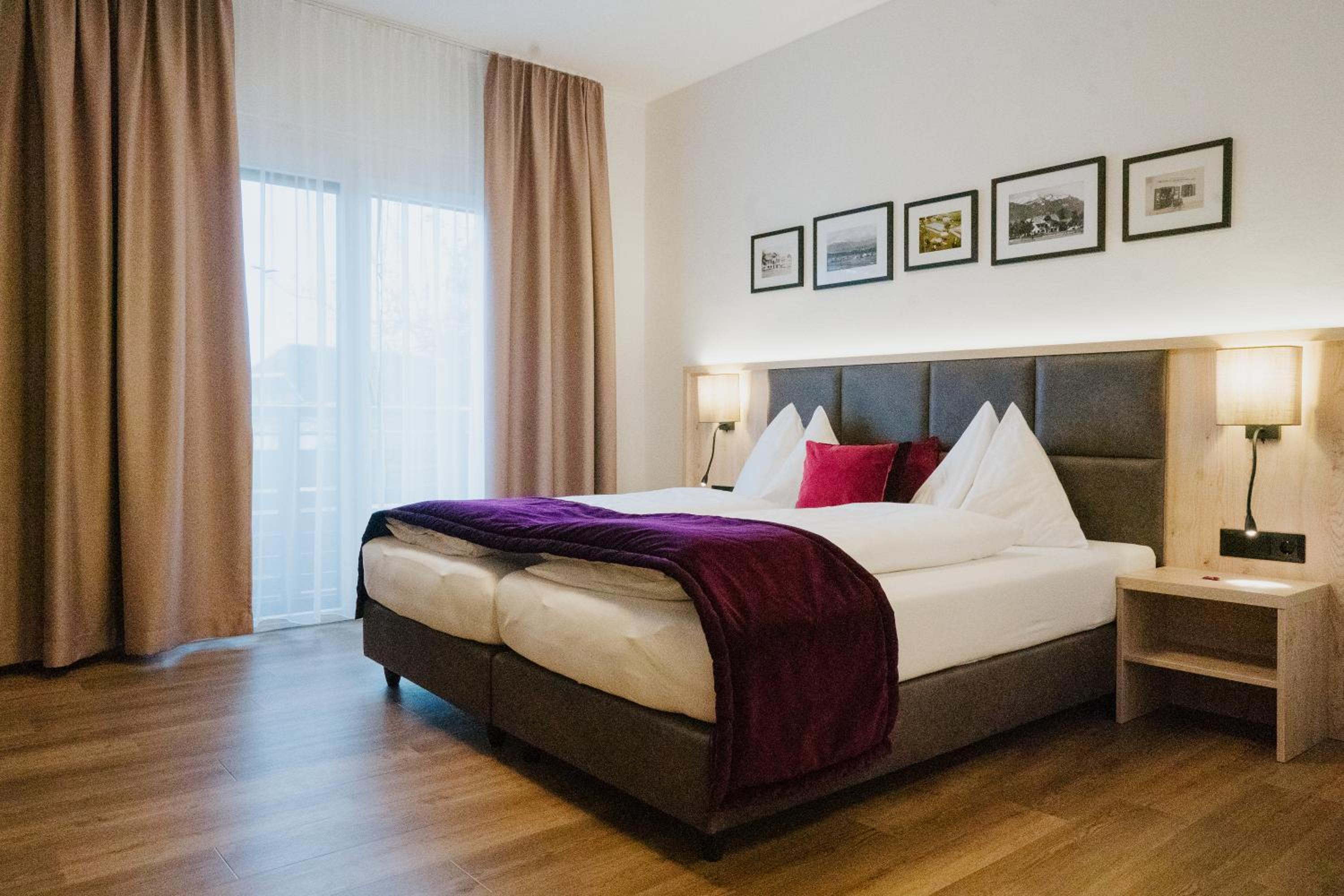 Double or Twin Room - Photo 4