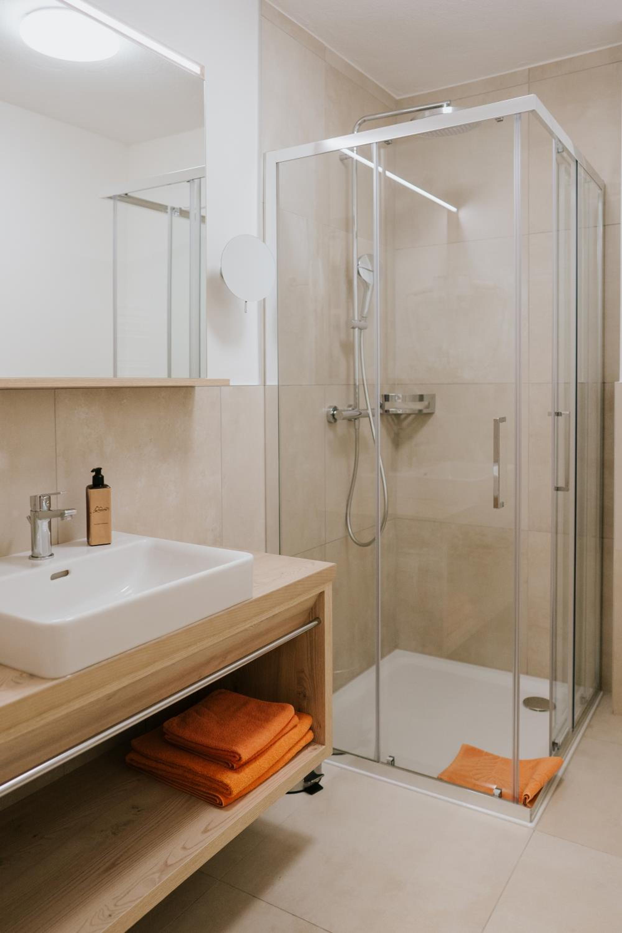 Double or Twin Room - Photo 2