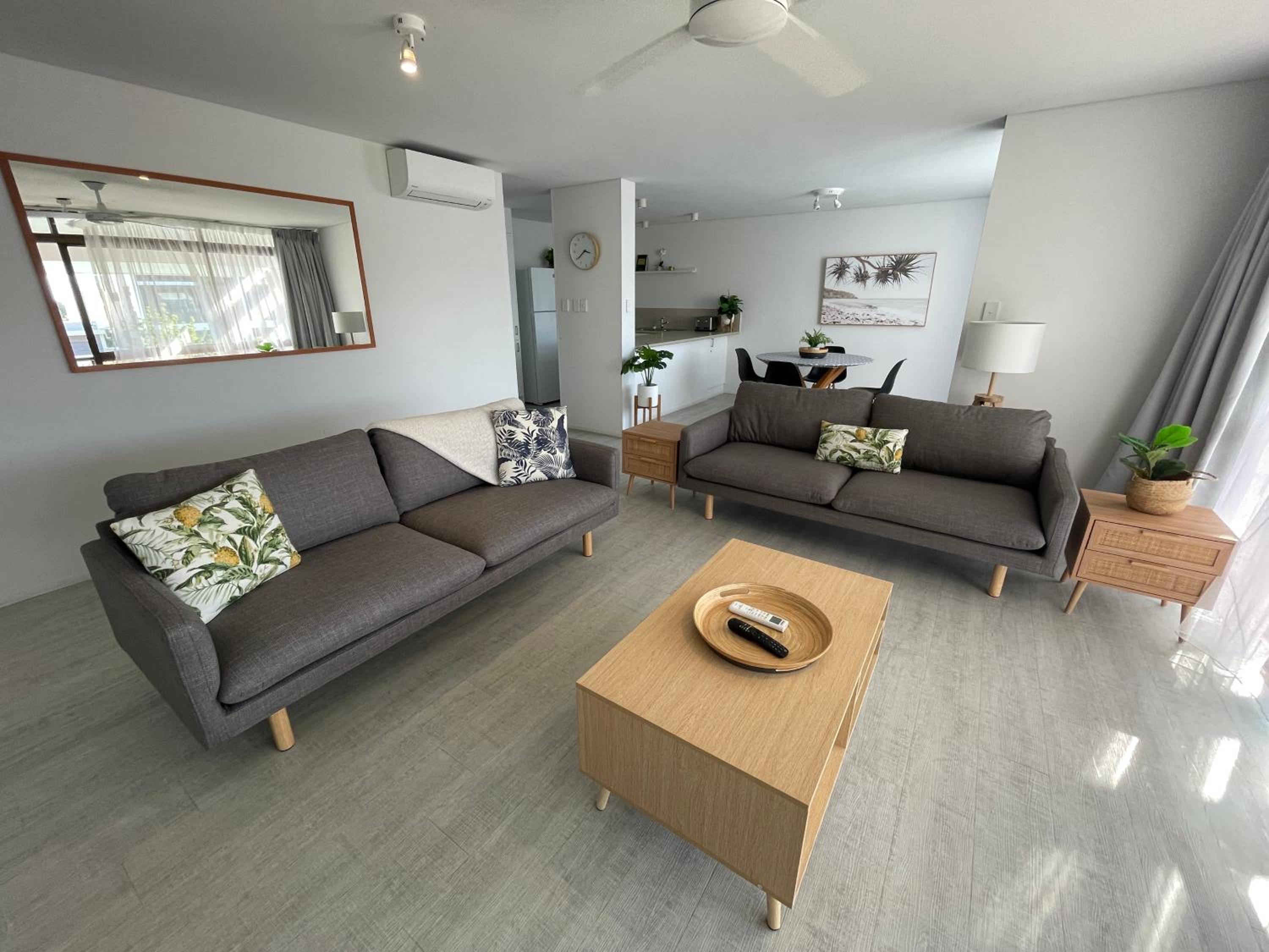 Two bedroom apartment with pool view   photo 1
