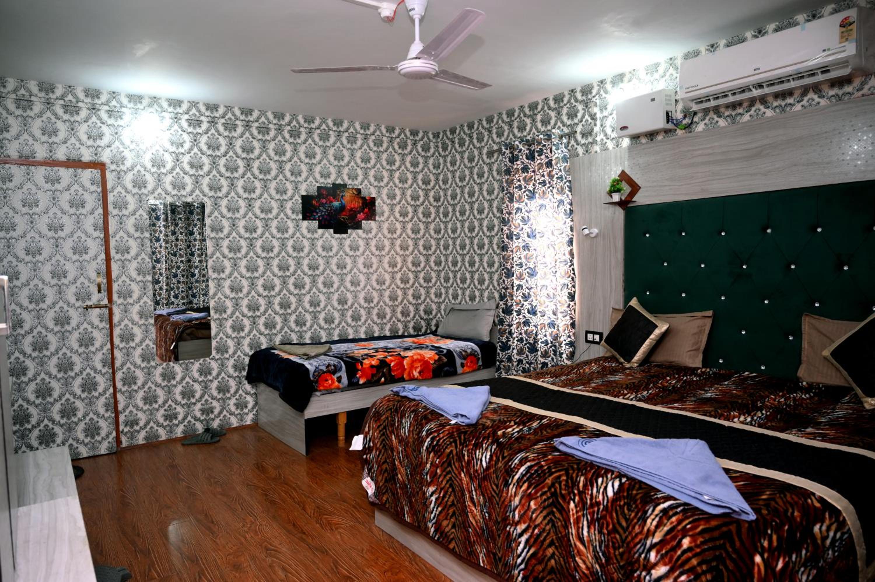 Deluxe Quadruple Room
