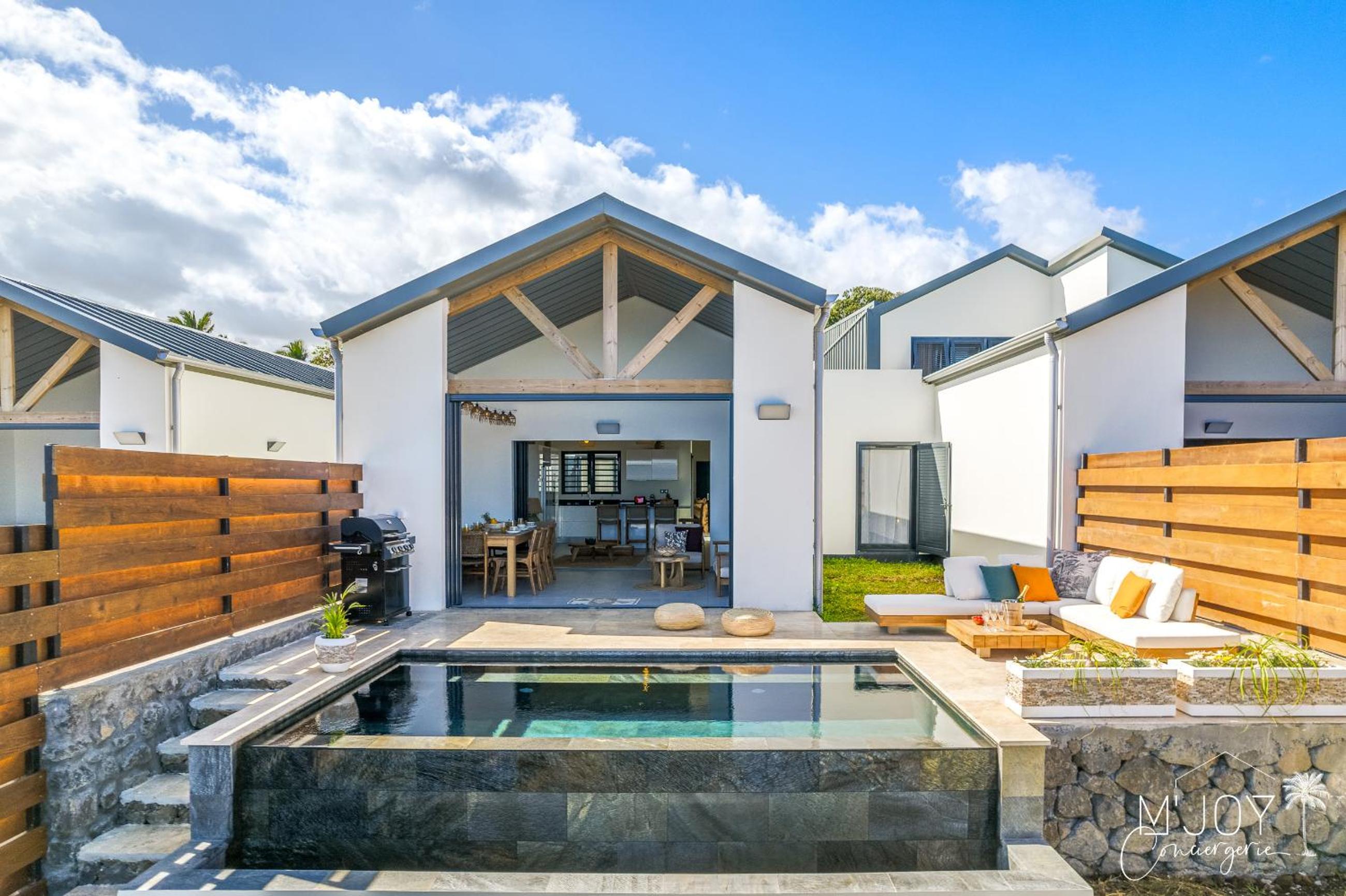 Three-Bedroom Vacation Home  photo 2