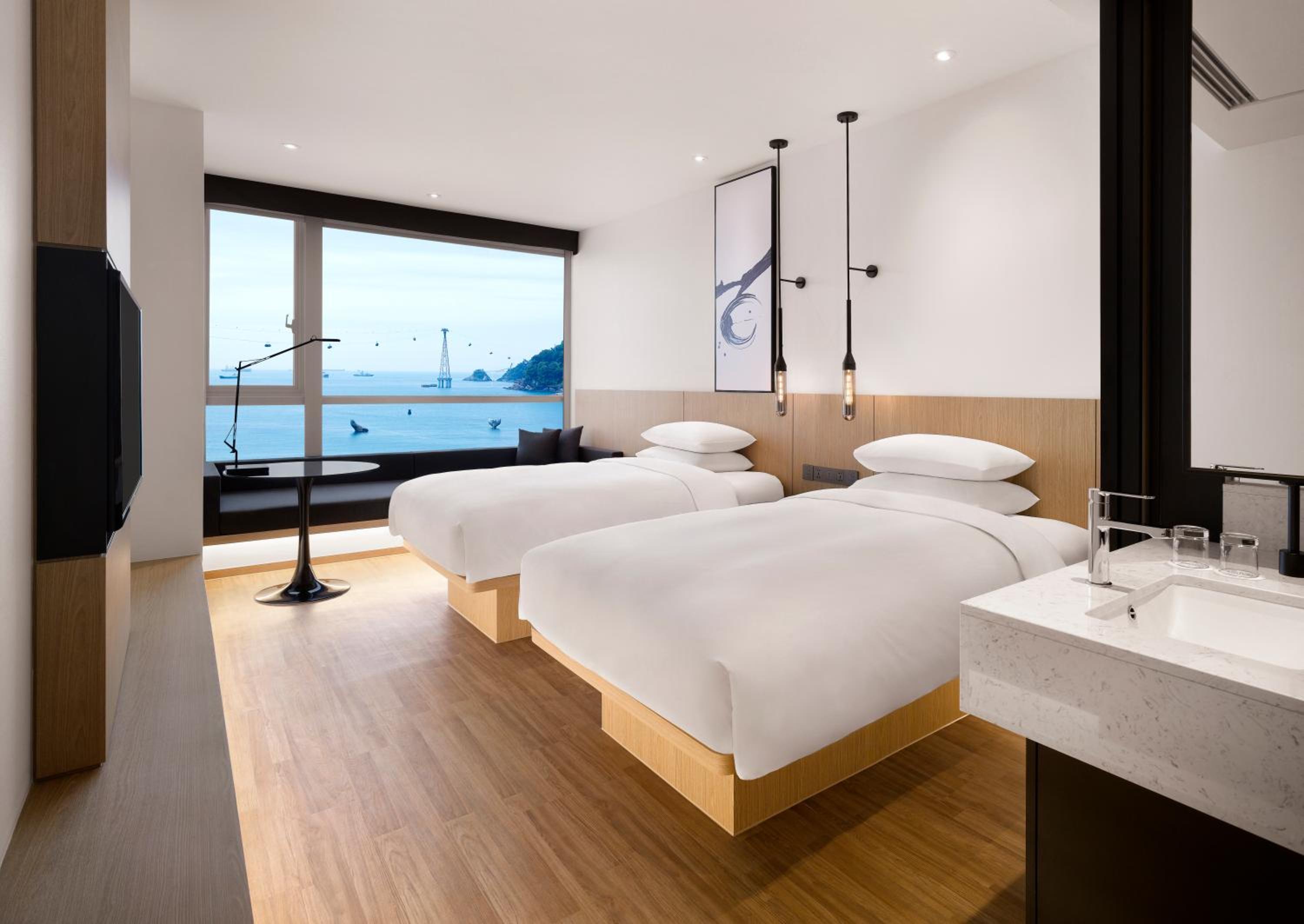 Deluxe Guest Room - High Floor, Twin/Single 2 Bed(s) photo 3