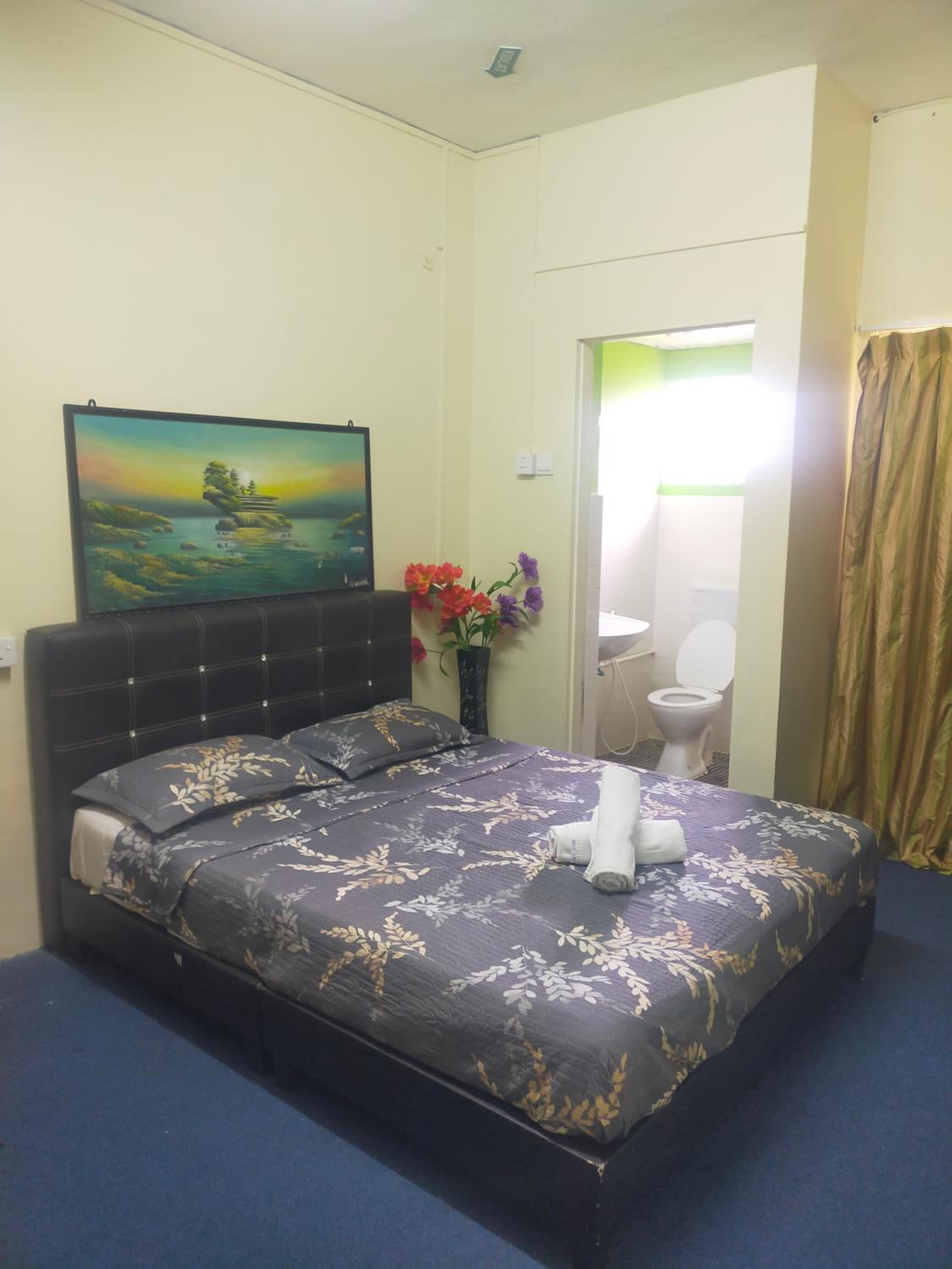 Double Room With Private Bathroom photo 1