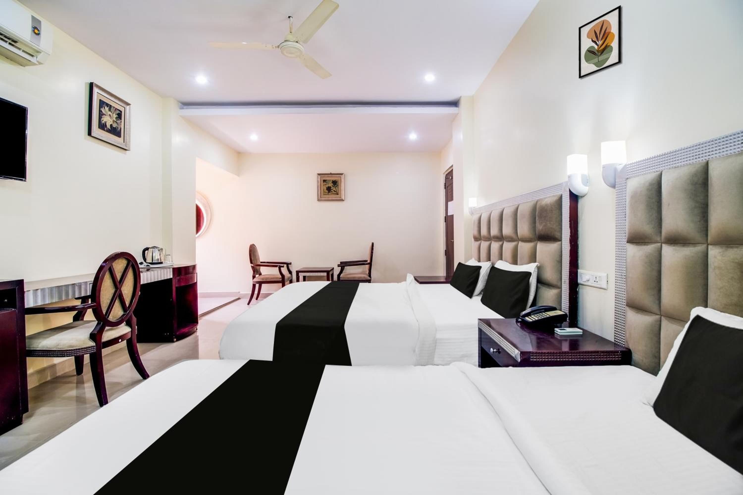 Standard Double Room - Photo 10