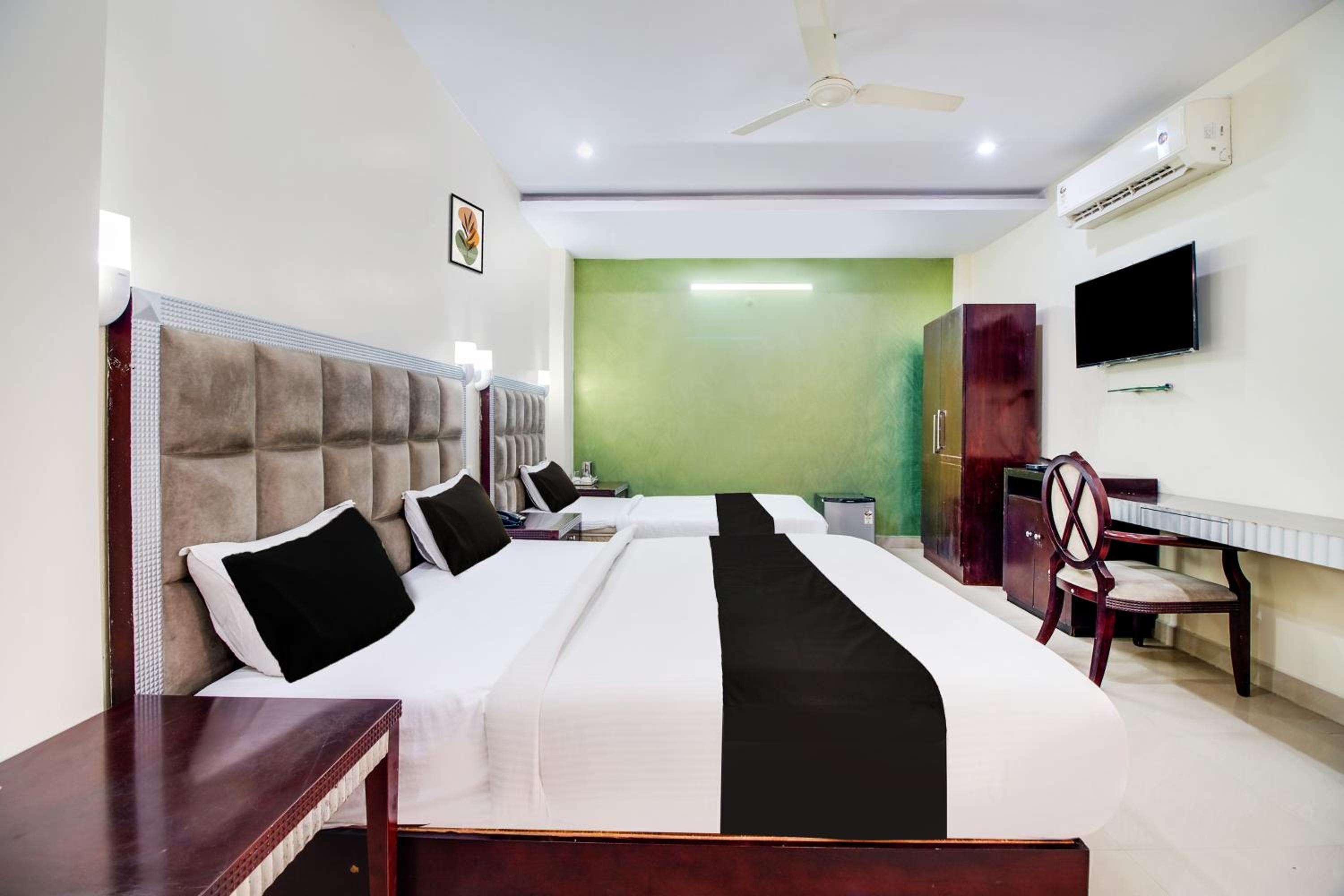 Standard Double Room - Photo 7