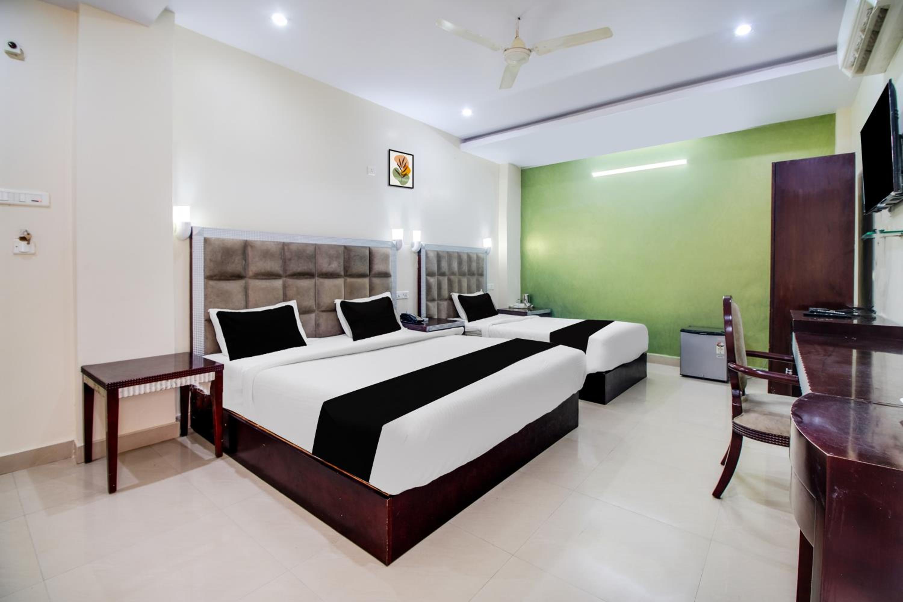 Standard Double Room - Photo 2