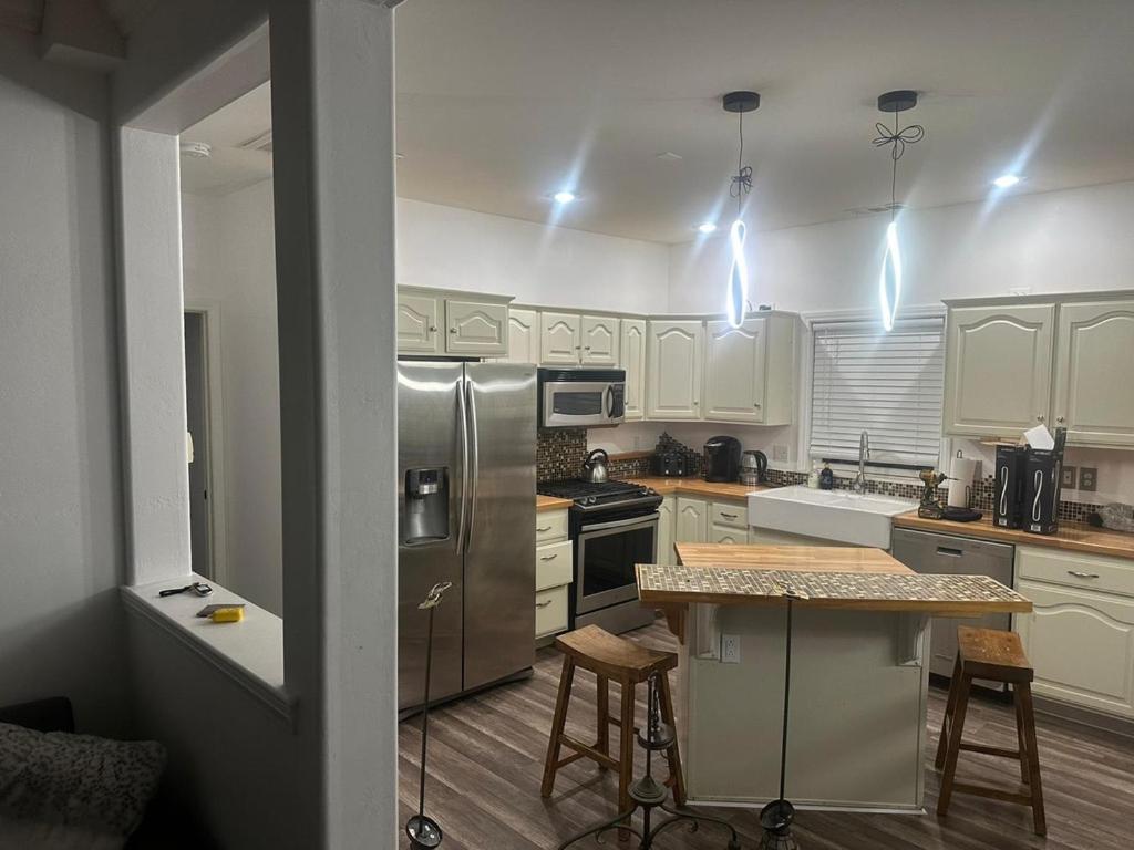 Four-Bedroom House photo 2