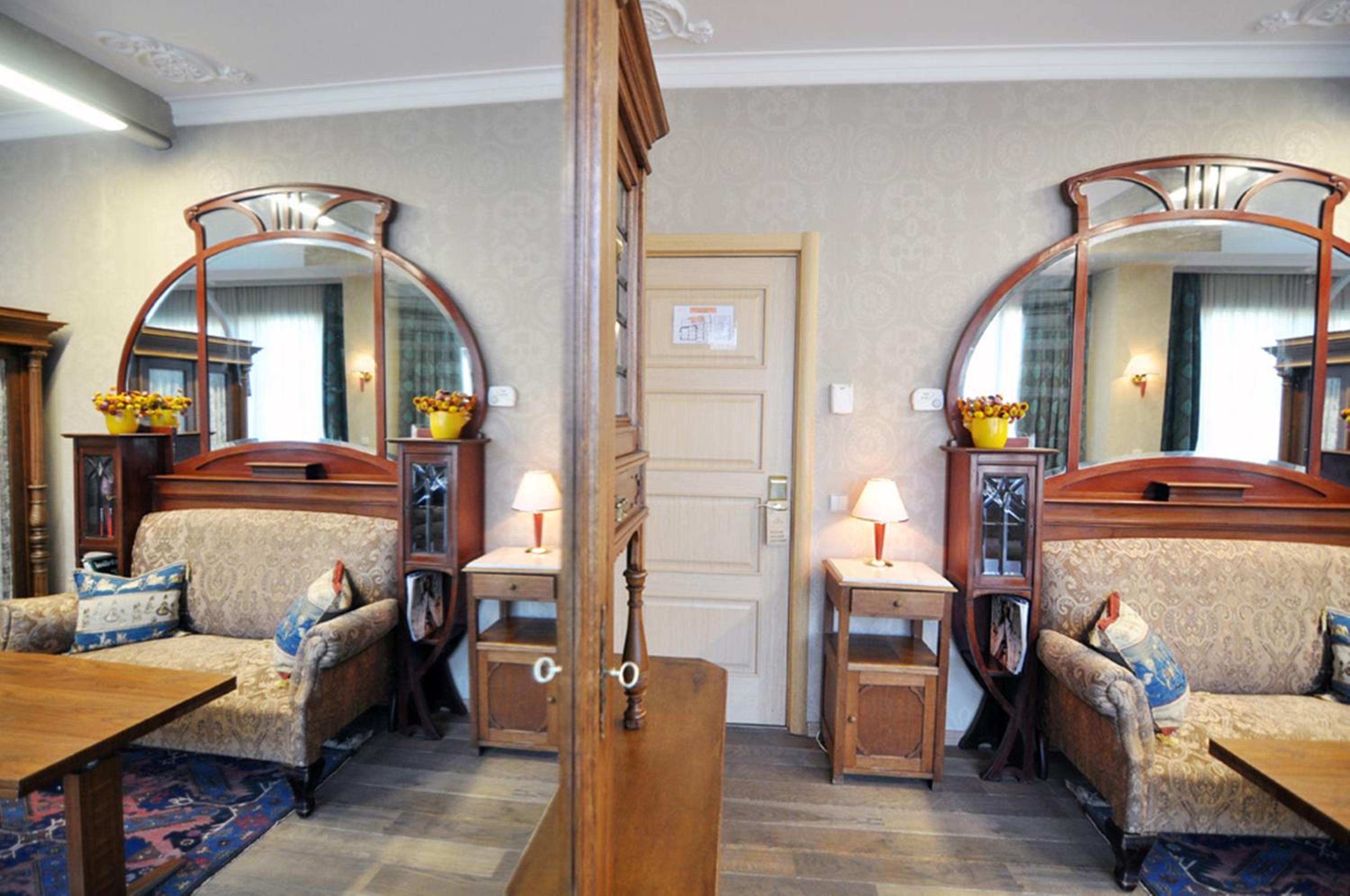 Deluxe Junior Suite photo 3