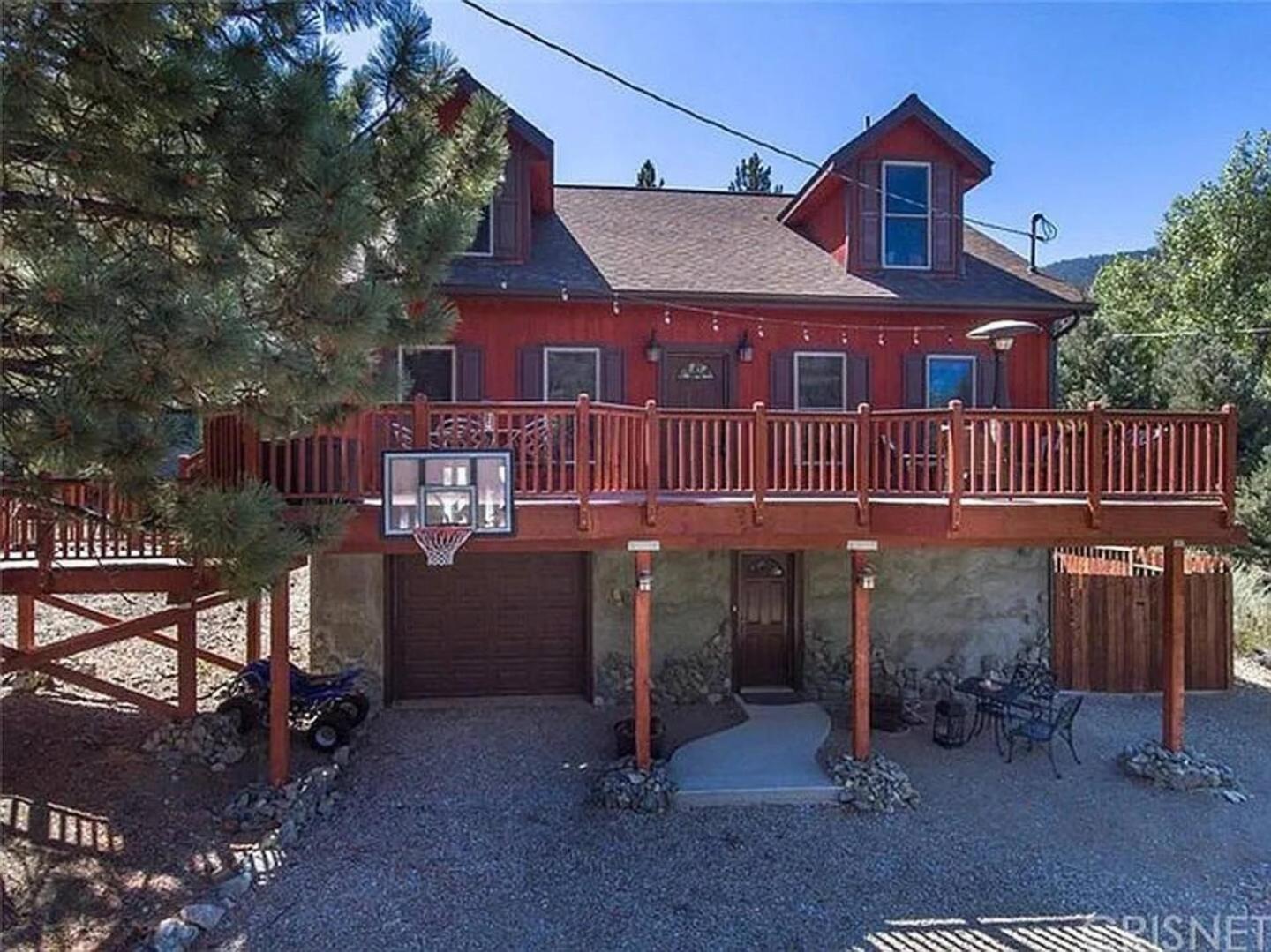 Four-Bedroom House photo 1
