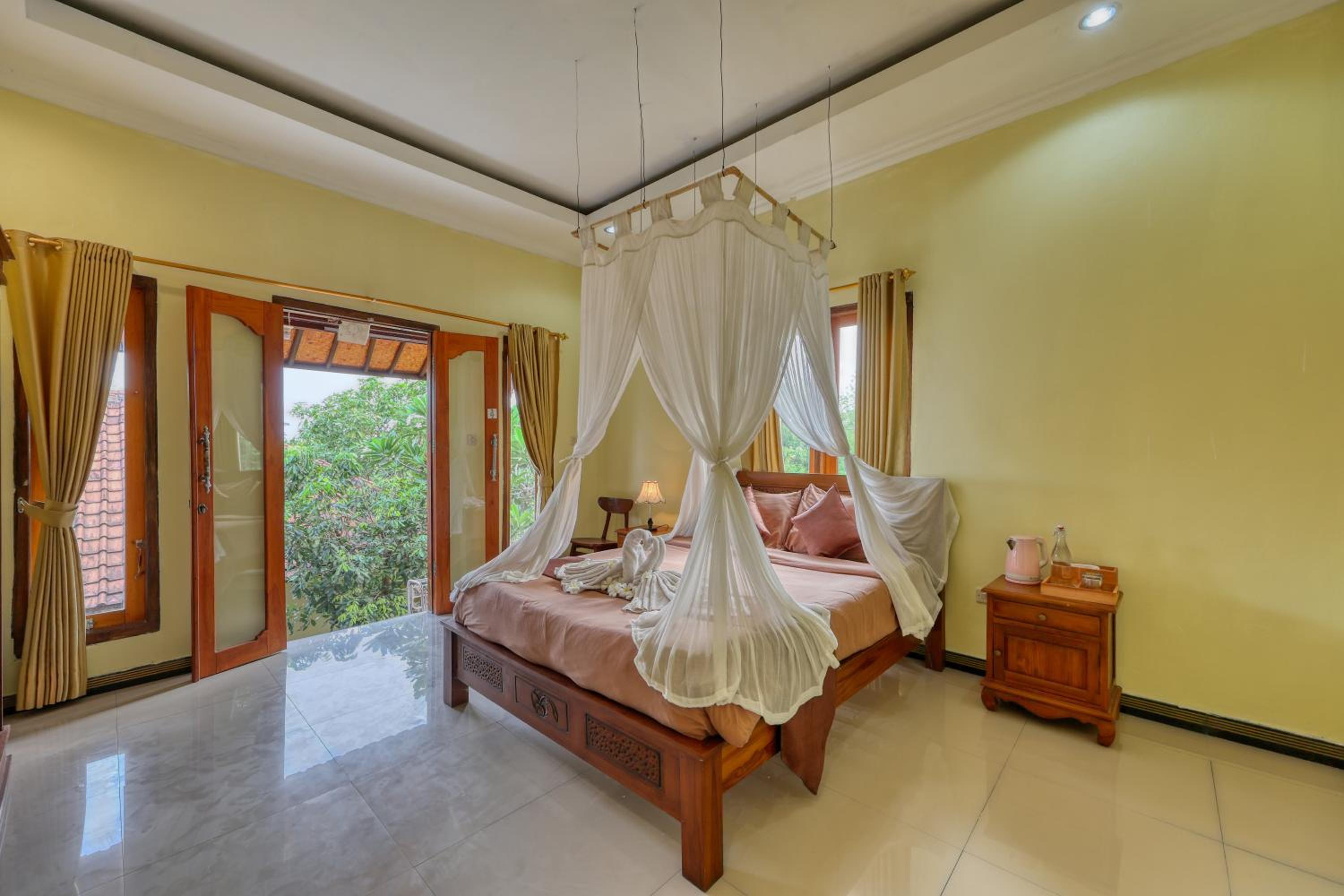 Double Room with Private Bathroom - Photo 1